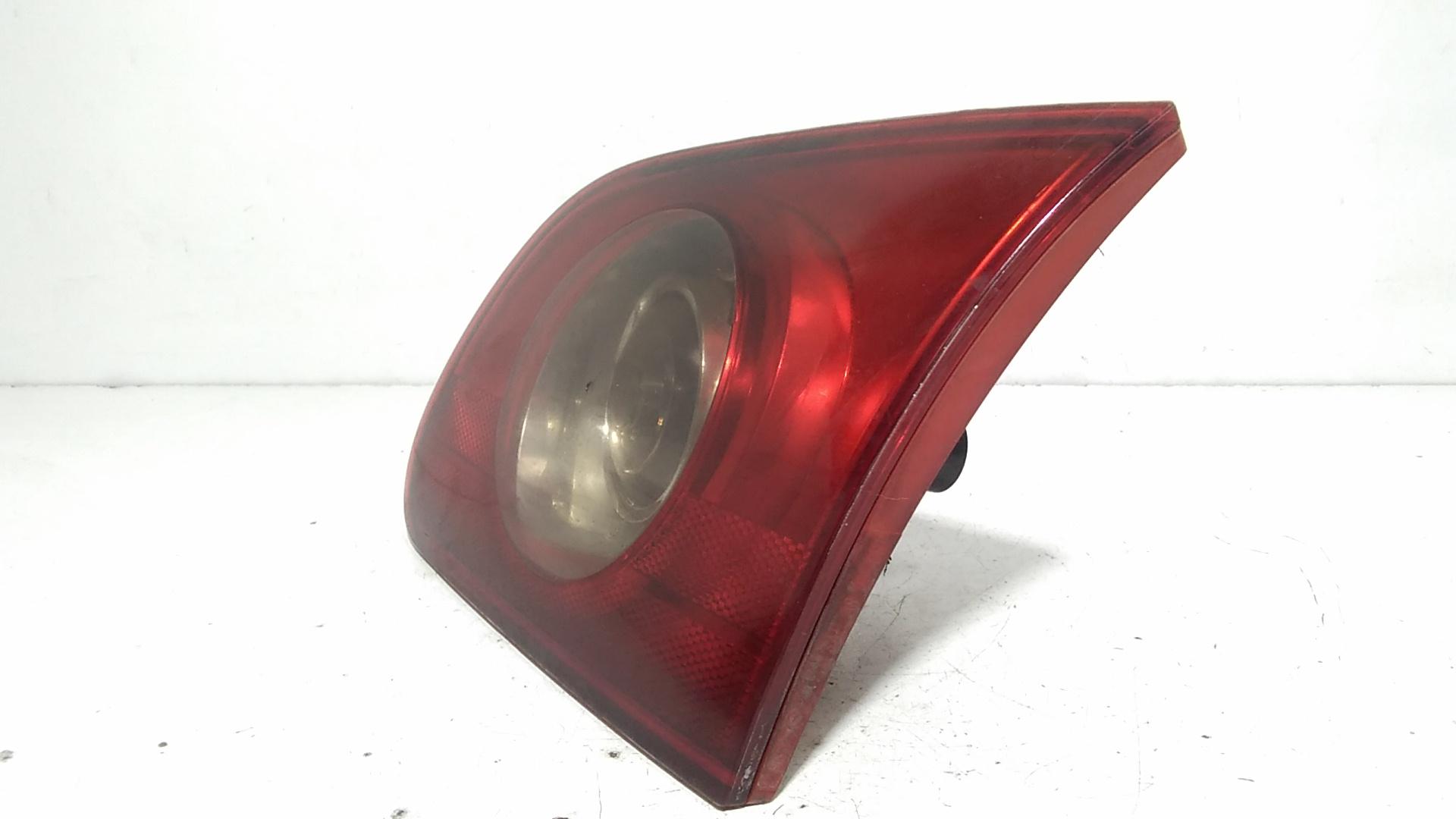 Stop Posteriore Destro Integrato nel Portello VOLKSWAGEN Passat Variant 4 Serie