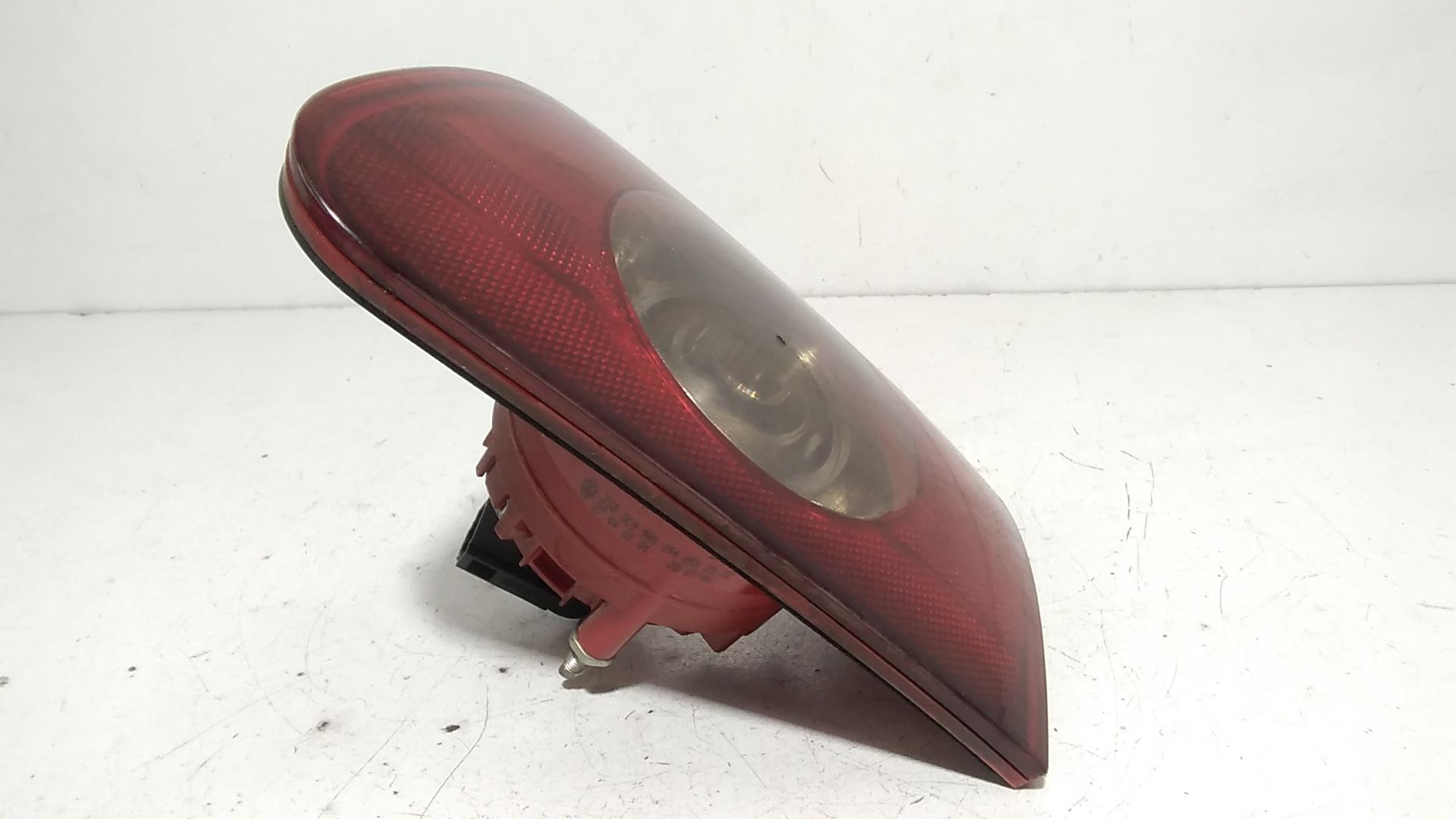 Stop Posteriore Destro Integrato nel Portello VOLKSWAGEN Passat Variant 4 Serie