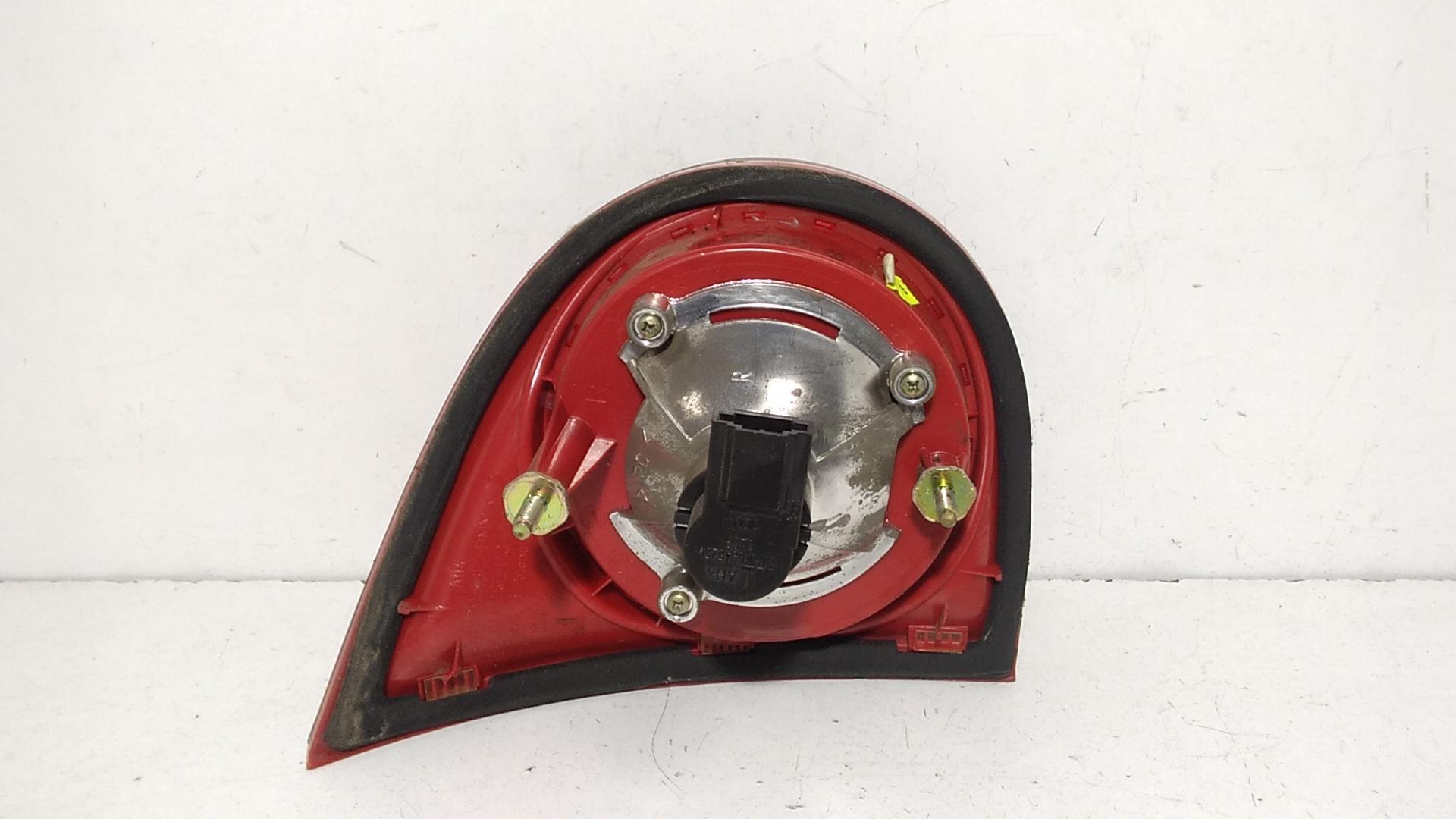 Stop Posteriore Destro Integrato nel Portello VOLKSWAGEN Golf 5 Berlina (03>08)