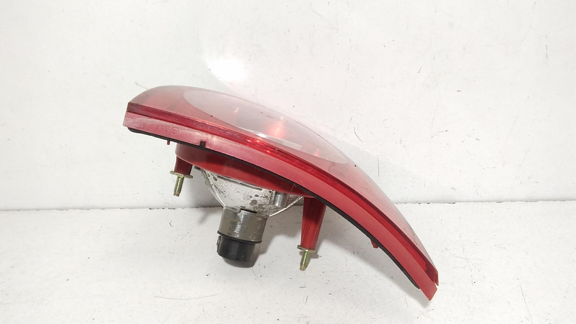 Stop Posteriore Destro Integrato nel Portello VOLKSWAGEN Golf 5 Berlina (03>08)