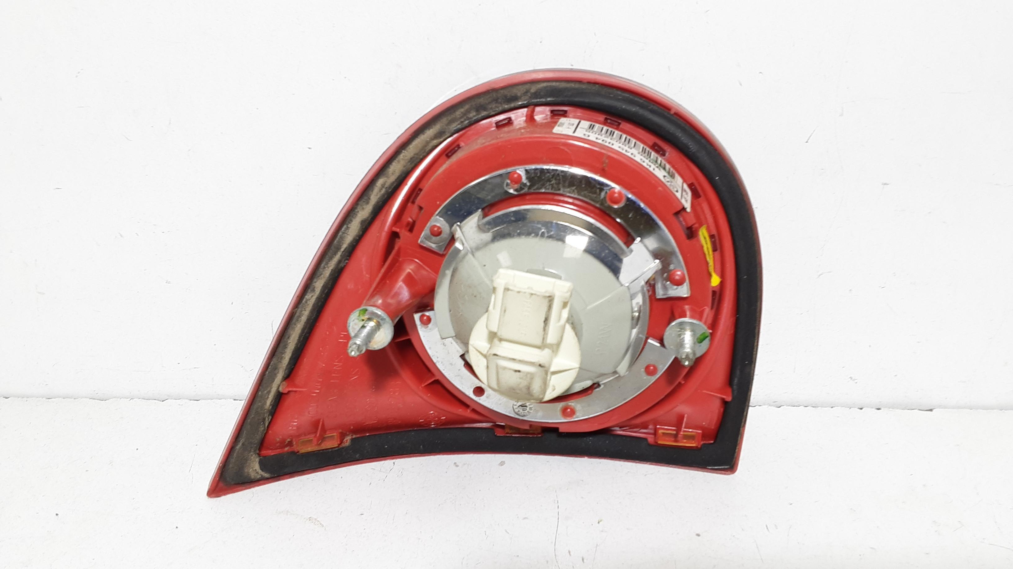 Stop Posteriore Destro Integrato nel Portello VOLKSWAGEN Golf 5 Berlina (03>08)