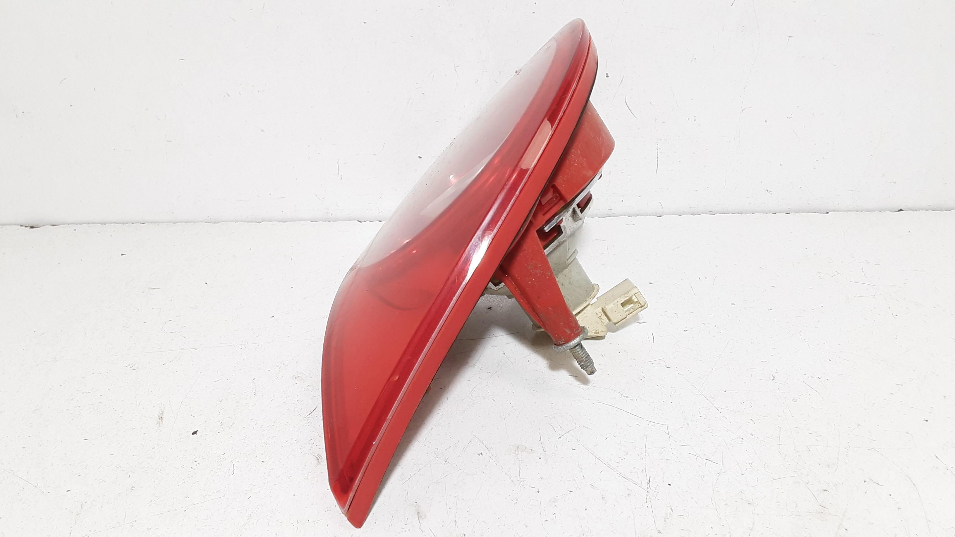 Stop Posteriore Destro Integrato nel Portello VOLKSWAGEN Golf 5 Berlina (03>08)