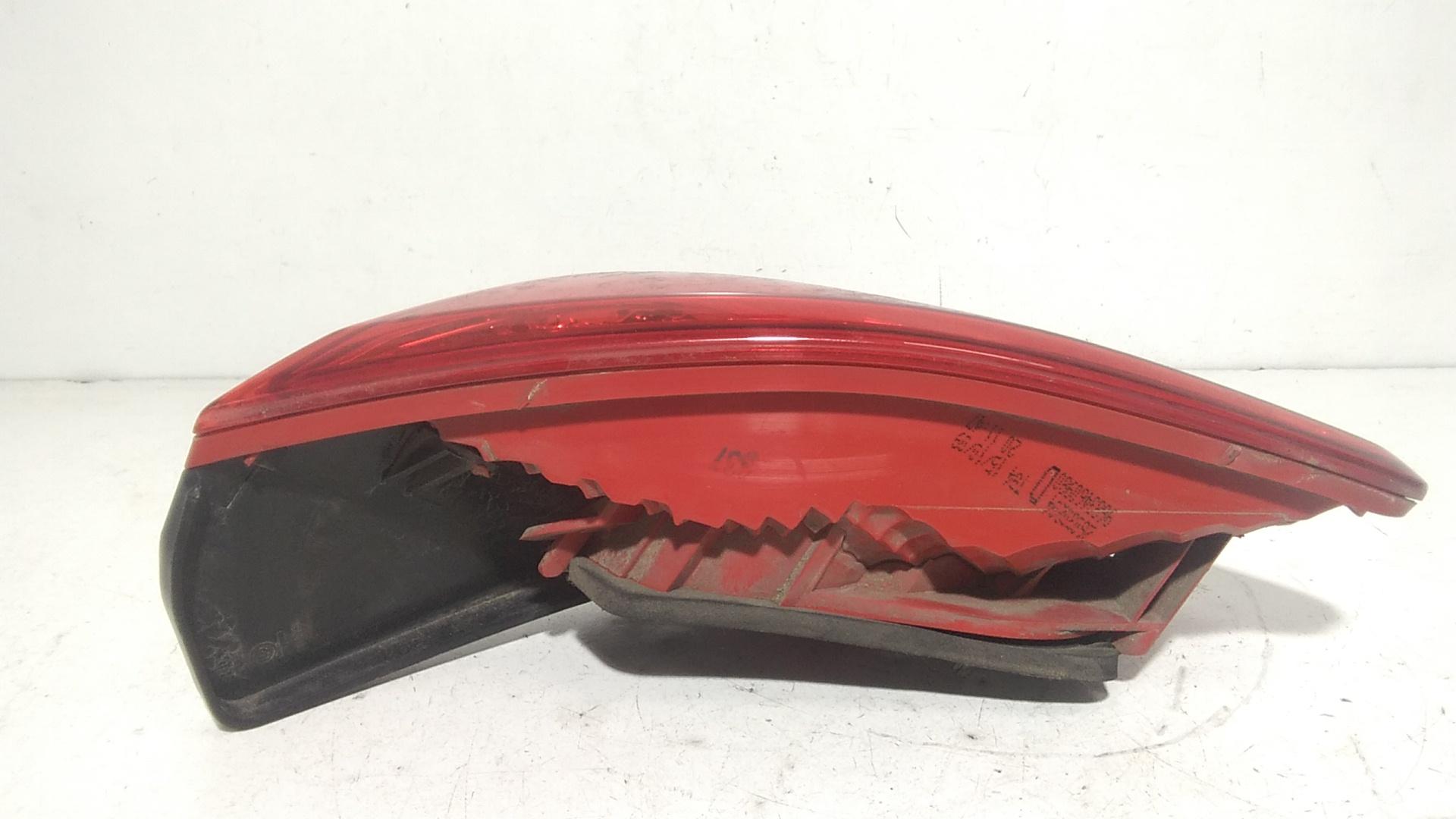 Stop Posteriore Destro Integrato nel Portello PEUGEOT 3008 Serie (09>16)