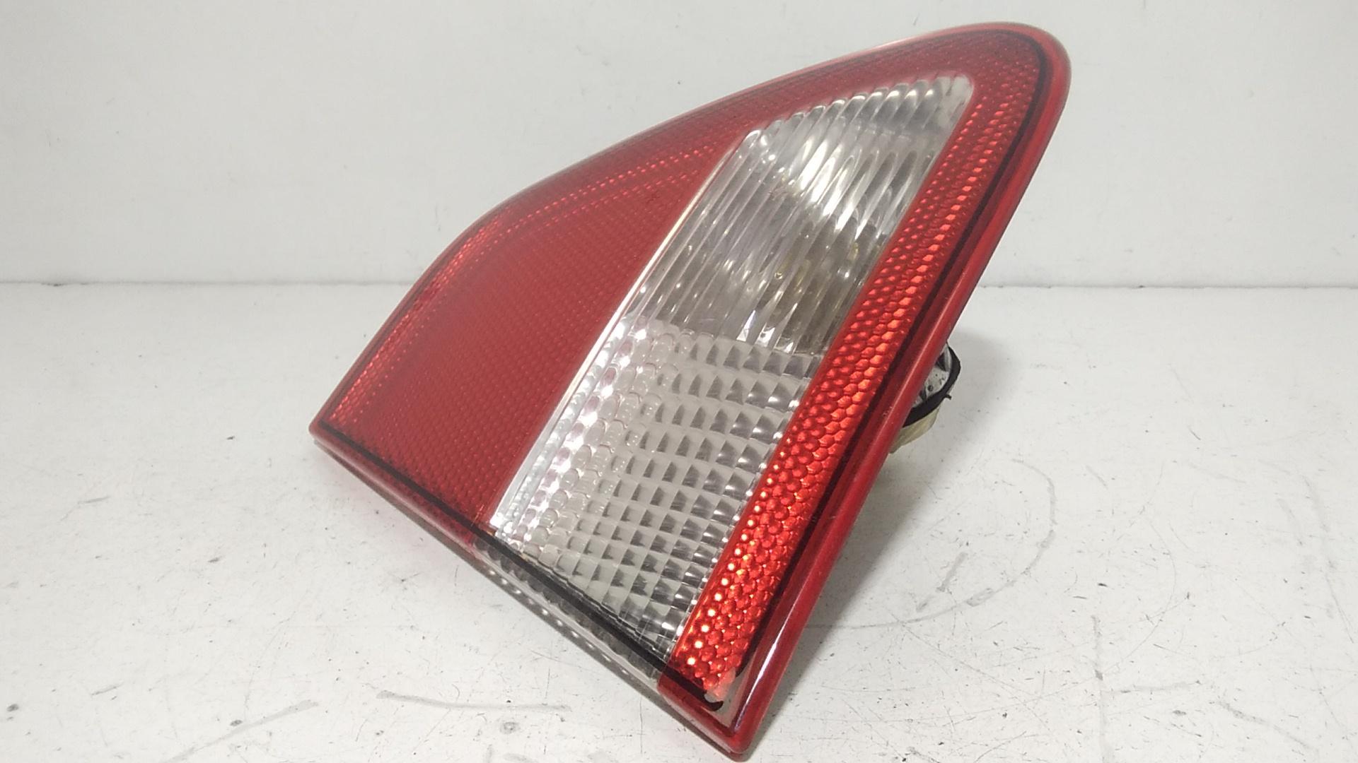 Stop Posteriore Destro Integrato nel Portello SEAT Cordoba Berlina 3 Serie