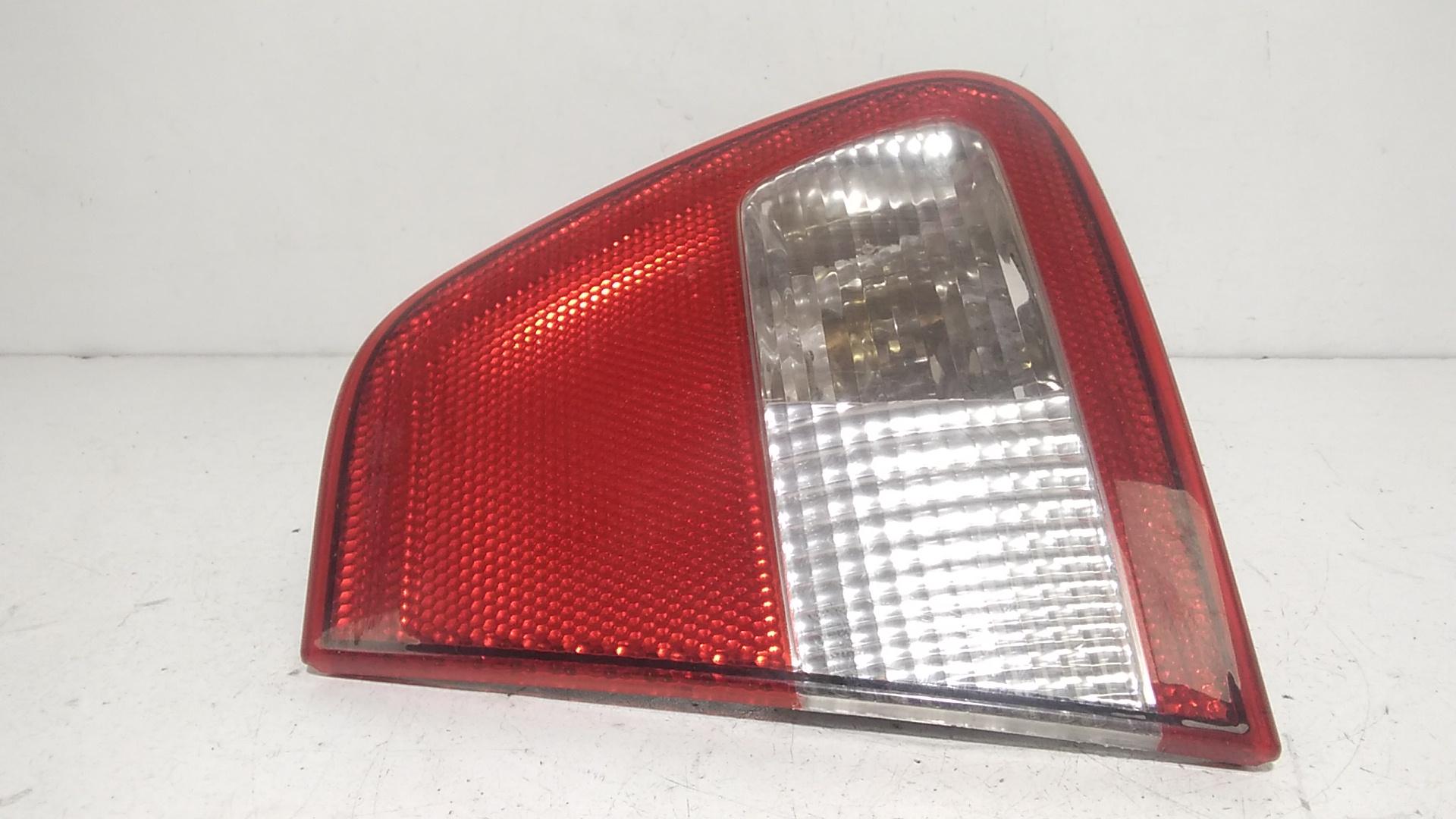 Stop Posteriore Destro Integrato nel Portello SEAT Cordoba Berlina 3 Serie