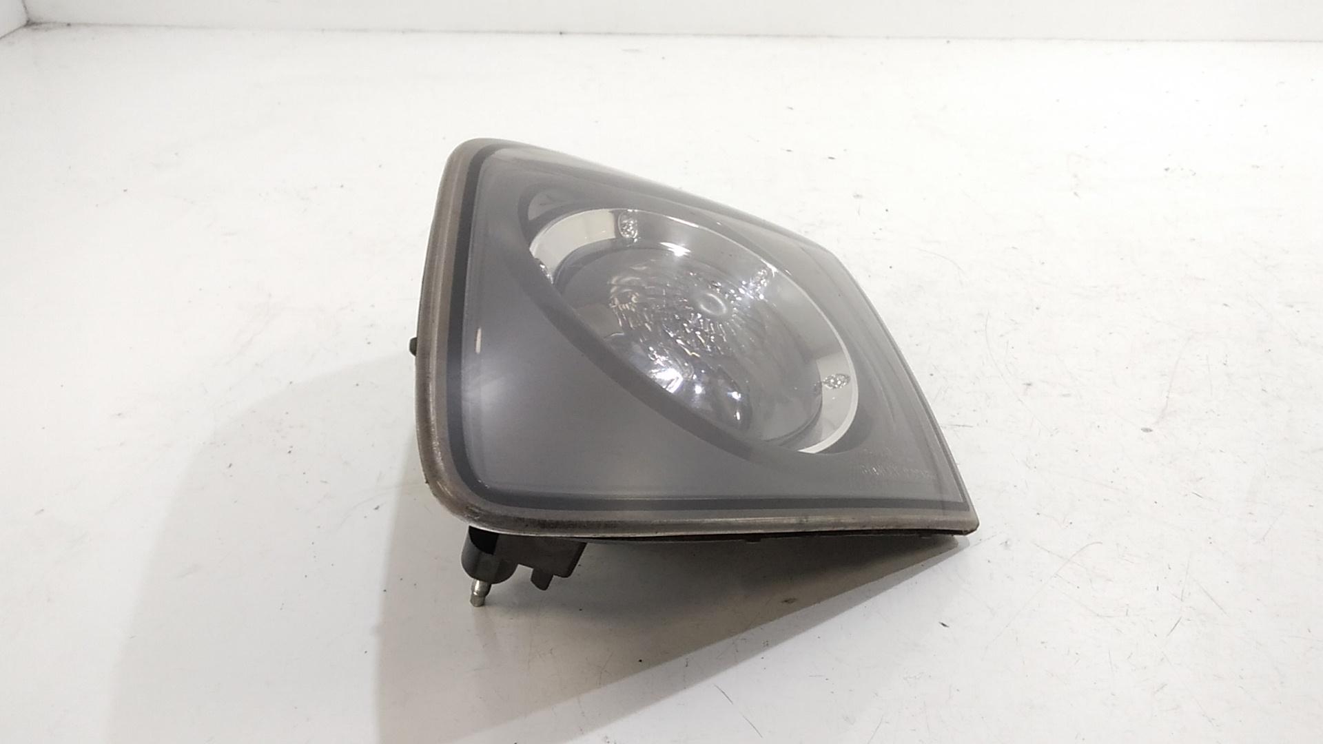 Stop Posteriore Destro Integrato nel Portello MAZDA 3 Berlina Serie (03>09)