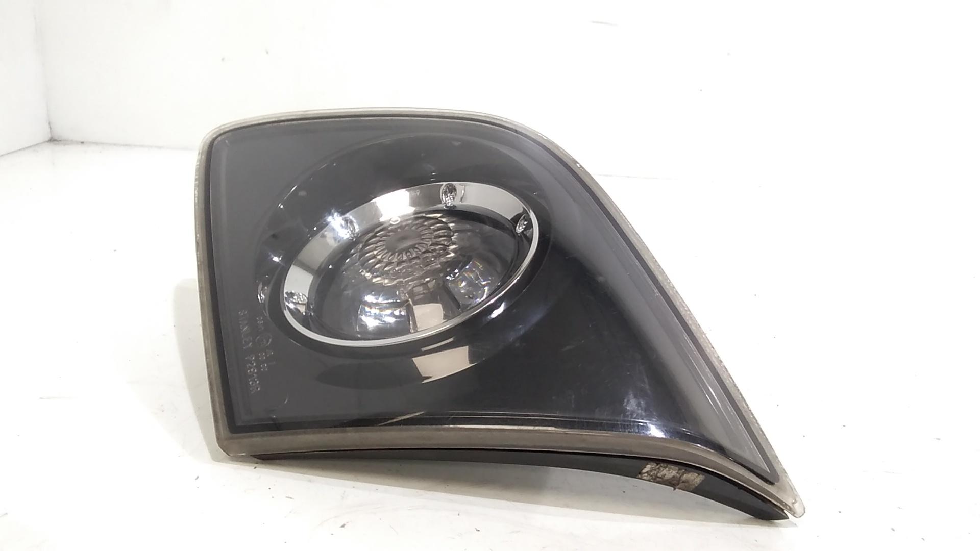 Stop Posteriore Destro Integrato nel Portello MAZDA 3 Berlina Serie (03>09)