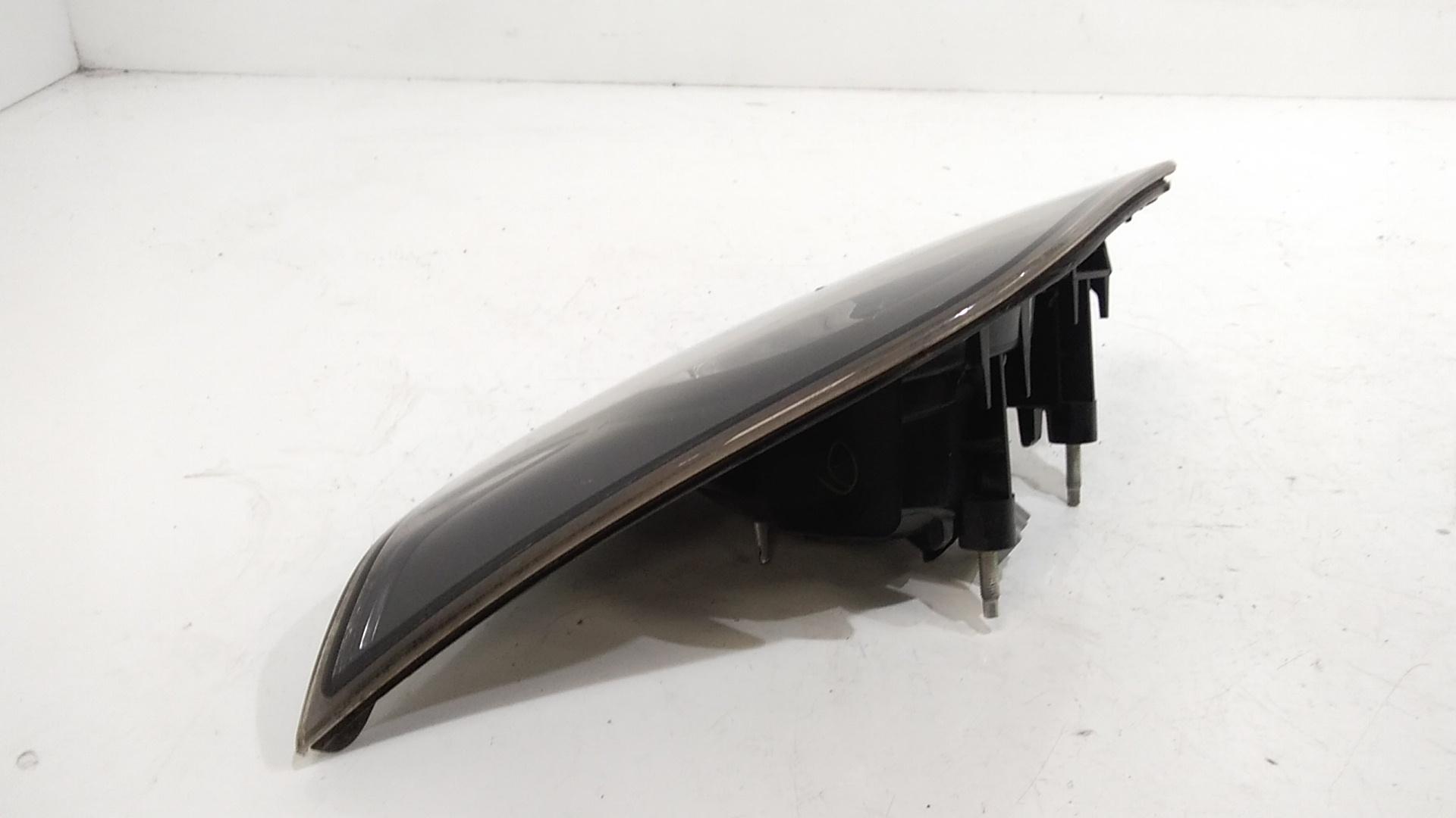 Stop Posteriore Destro Integrato nel Portello MAZDA 3 Berlina Serie (03>09)