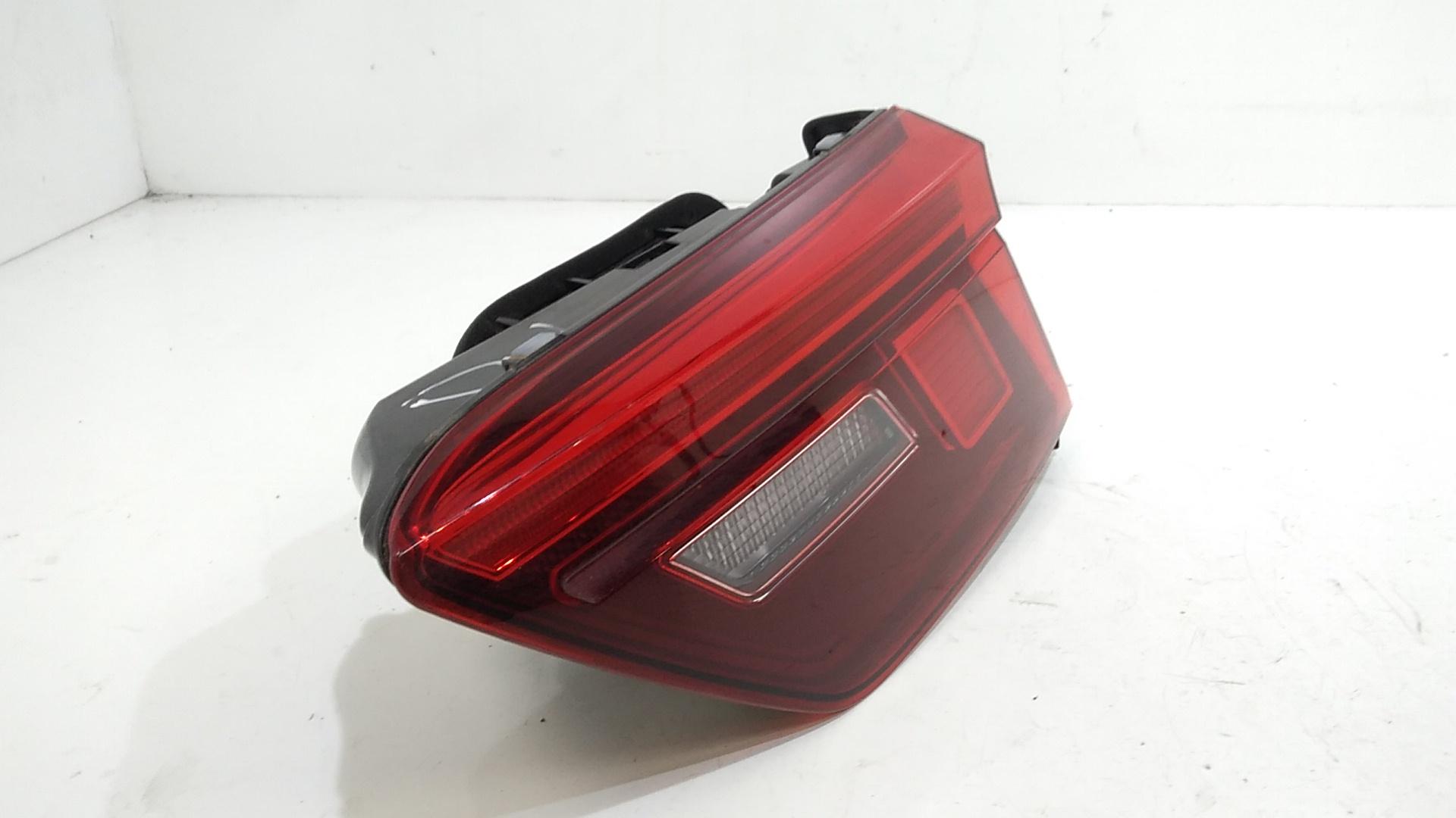 Stop Posteriore Destro Integrato nel Portello VOLKSWAGEN Tiguan Serie