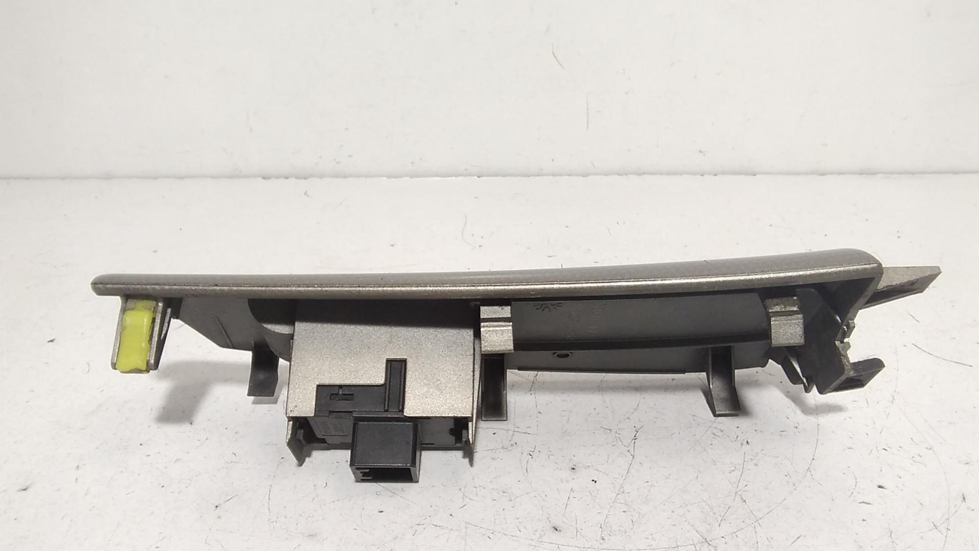 Pulsantiera Anteriore Destra Passeggero TOYOTA Corolla Berlina 3 Serie 3-5P