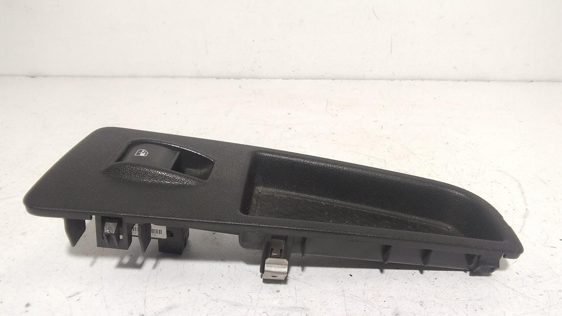 Pulsantiera Anteriore Destra Passeggero FIAT Grande Punto 1 Serie