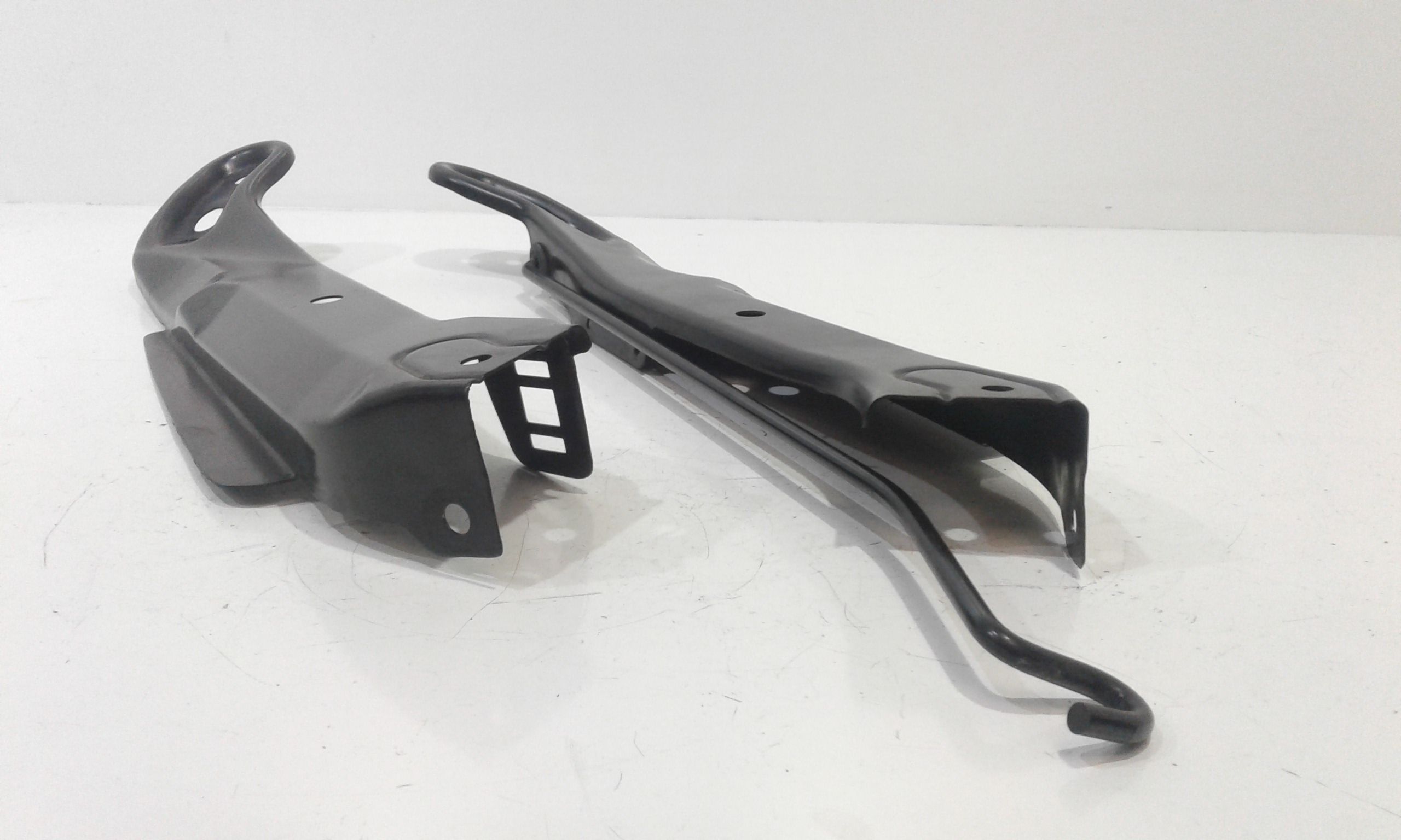 Staffe fari anteriori dx e sx VOLKSWAGEN Crafter Serie (17>)