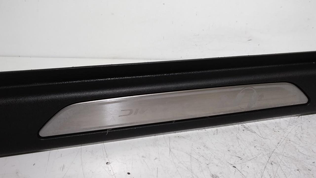 Batticalcagno anteriore sinistro JAGUAR E-Pace Serie  (17>)