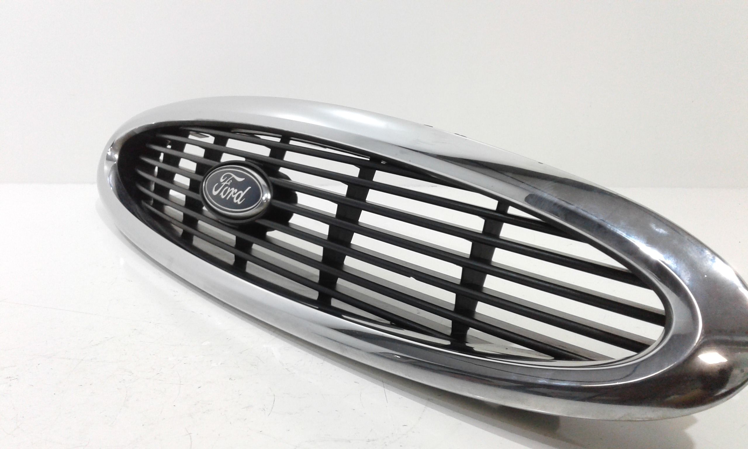 Mascherina anteriore FORD Mondeo Berlina 2 Serie