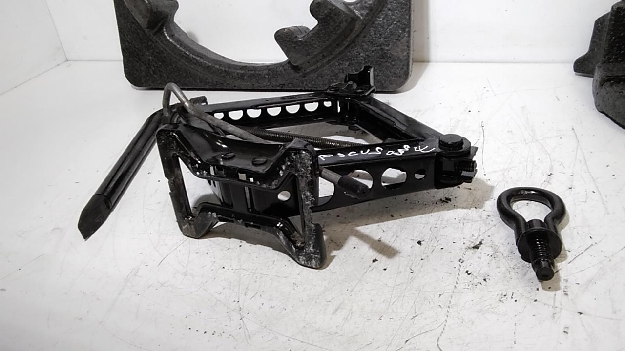 Cric FORD Focus Berlina 3 Serie