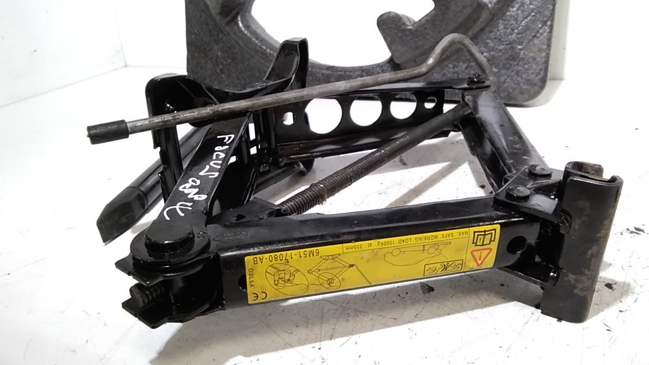 Cric FORD Focus Berlina 3 Serie