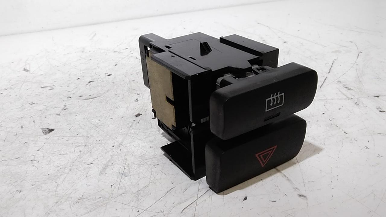 Pulsante luci di emergenza TOYOTA Corolla Verso 1 Serie