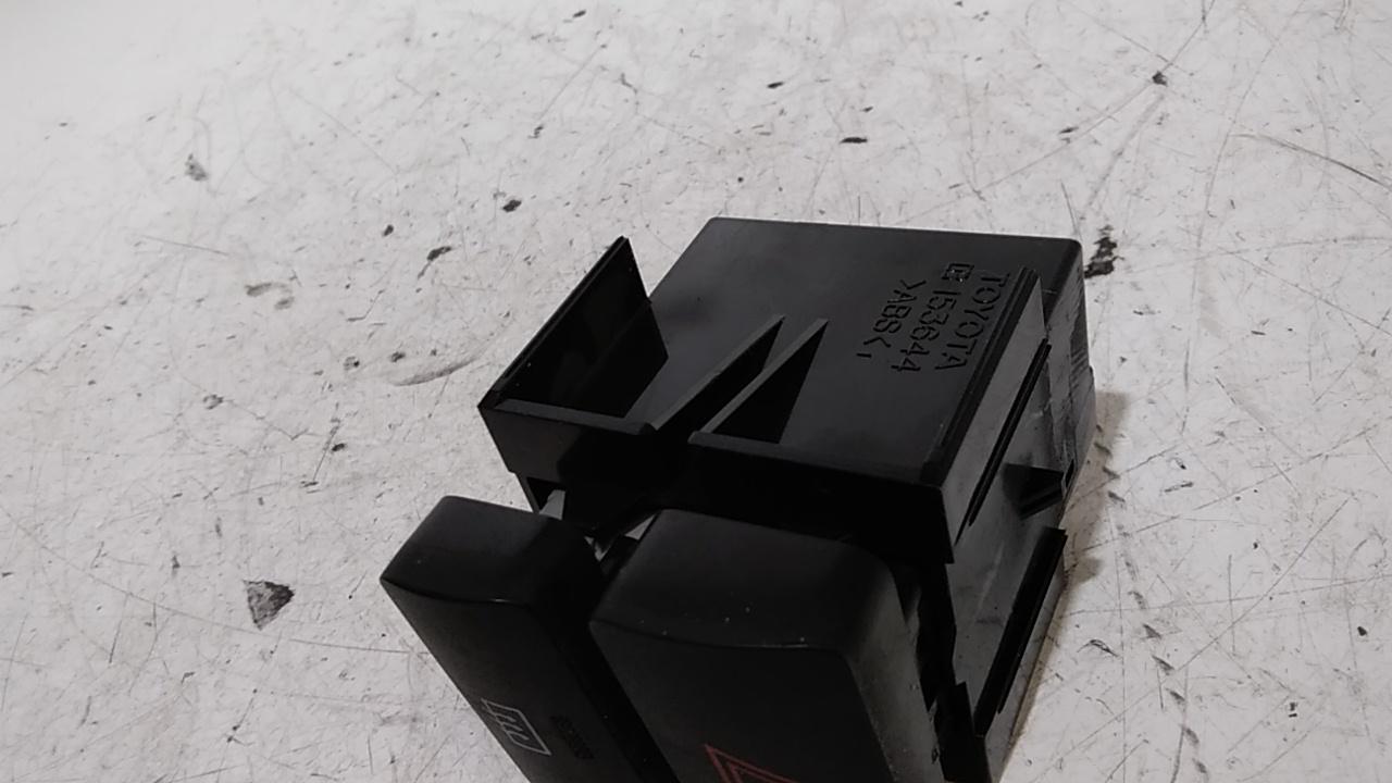 Pulsante luci di emergenza TOYOTA Corolla Verso 1 Serie