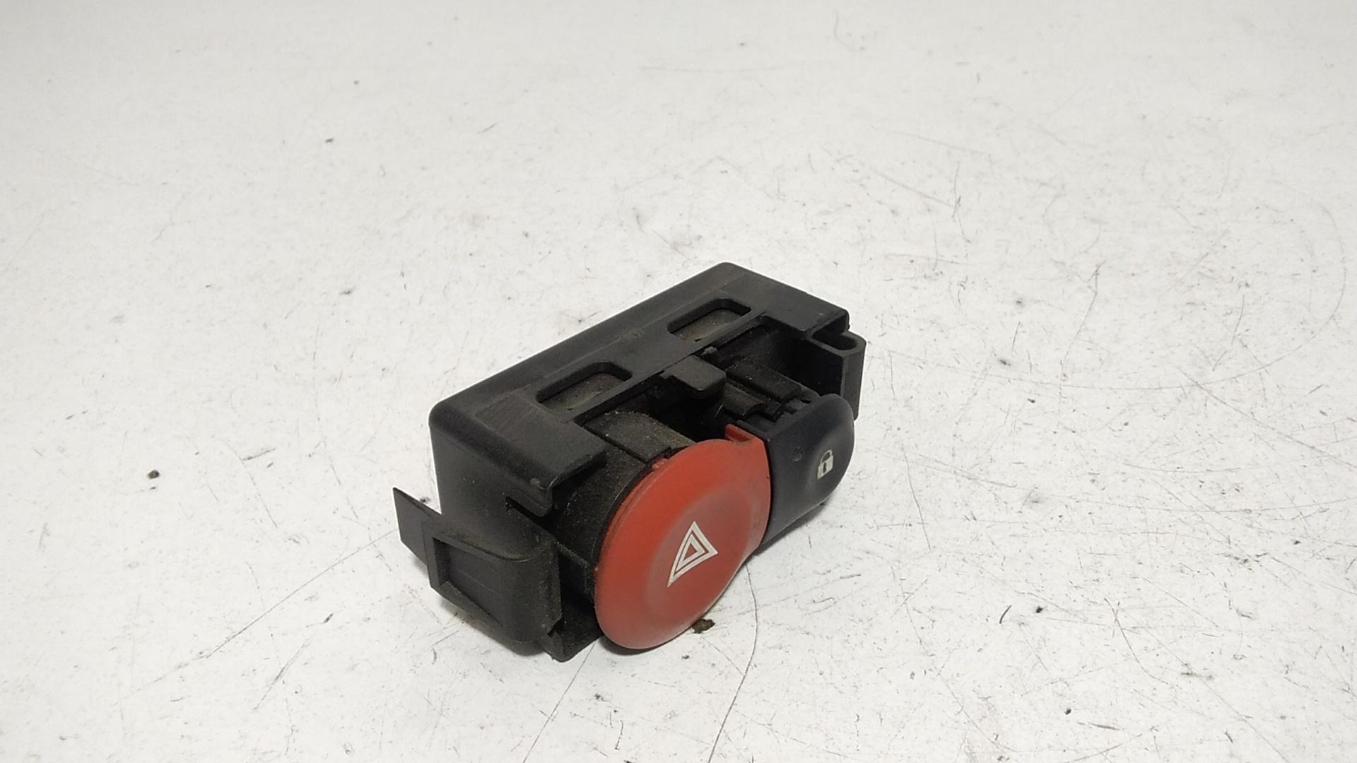 Pulsante luci di emergenza RENAULT Modus 1 Serie