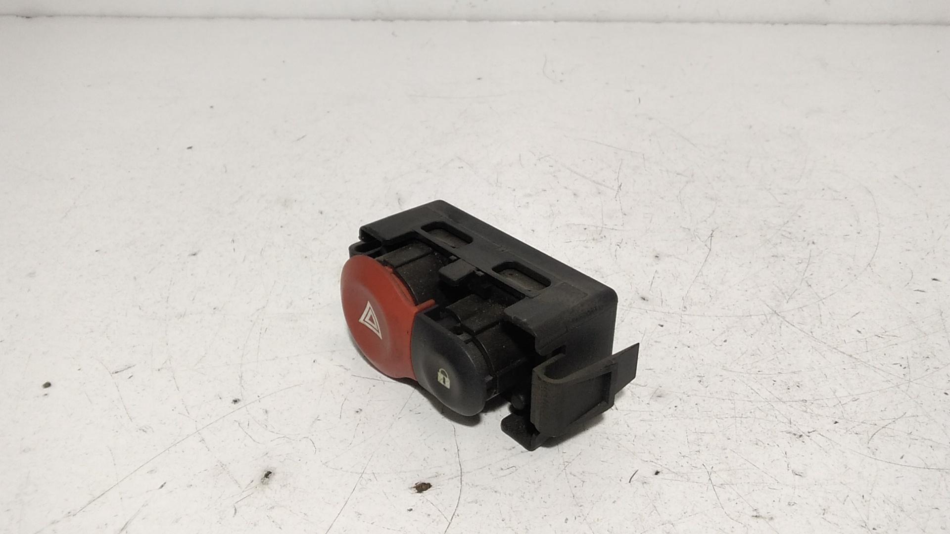 Pulsante luci di emergenza RENAULT Modus 1 Serie