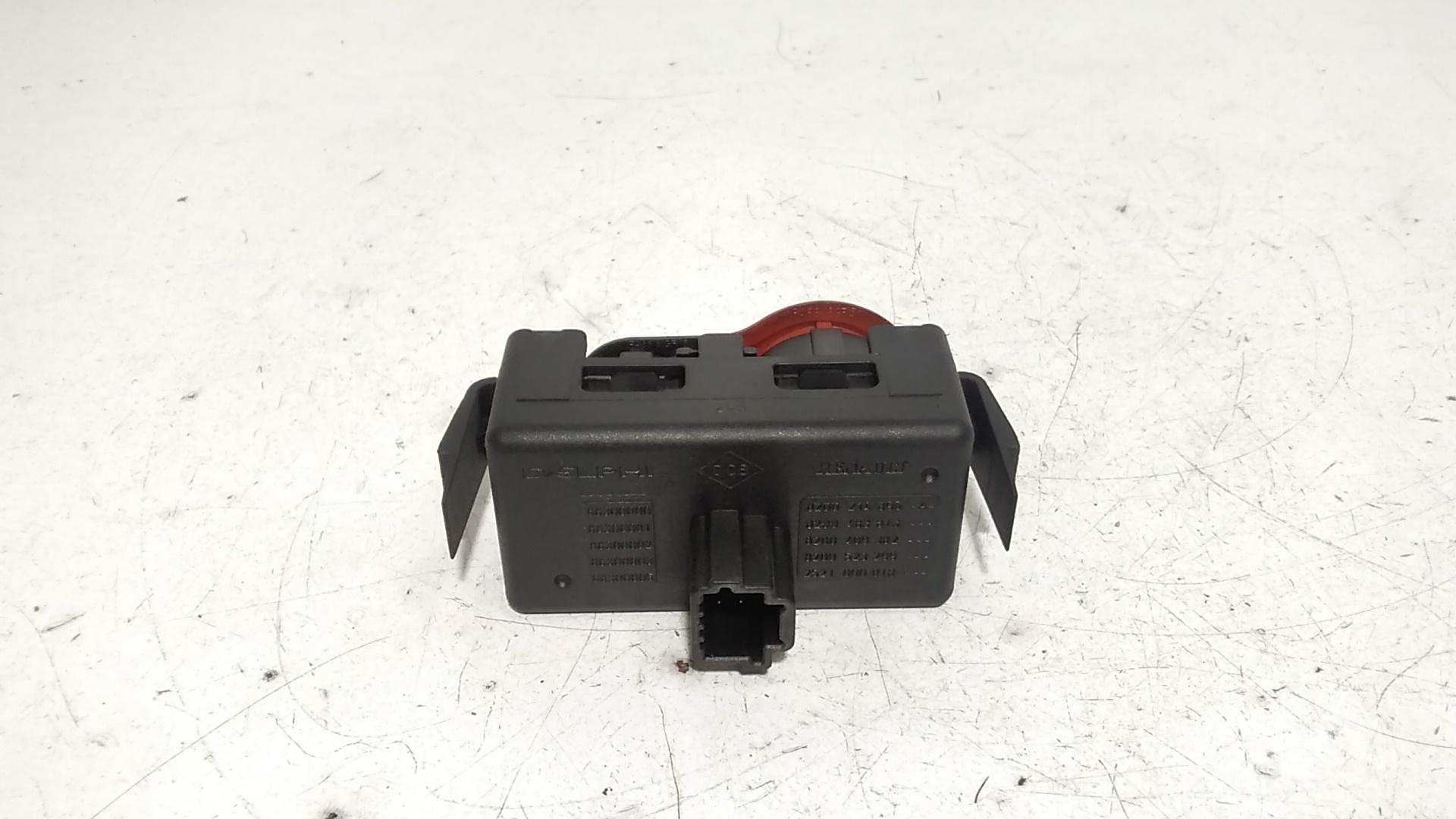 Pulsante luci di emergenza RENAULT Kangoo 4 Serie