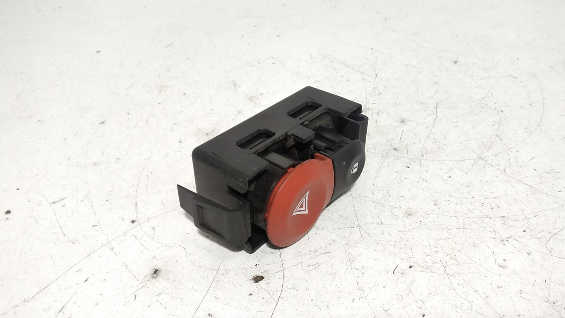 Pulsante luci di emergenza RENAULT Kangoo 4 Serie