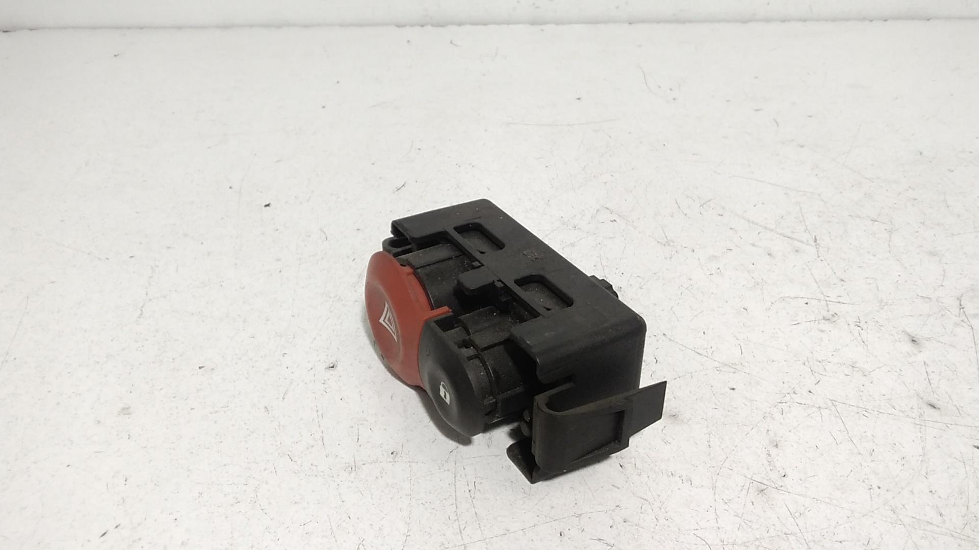 Pulsante luci di emergenza RENAULT Modus 1 Serie