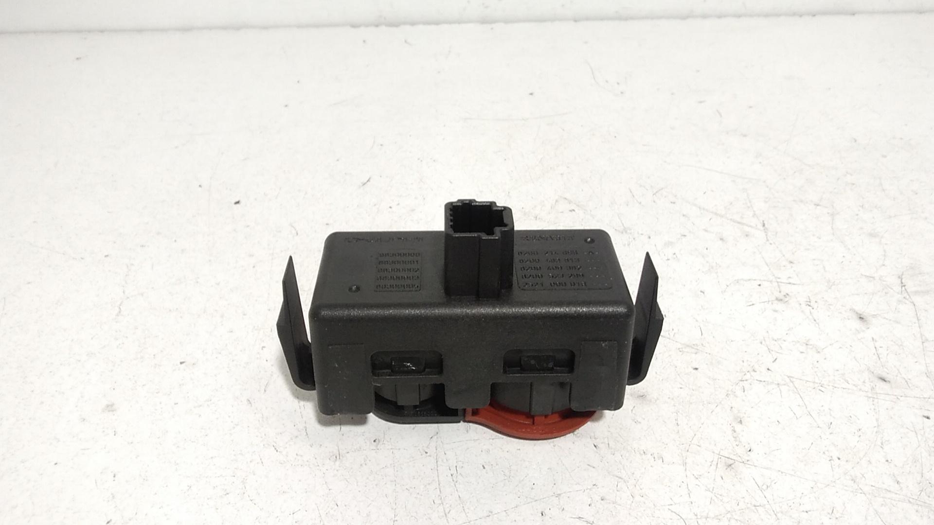 Pulsante luci di emergenza RENAULT Modus 1 Serie