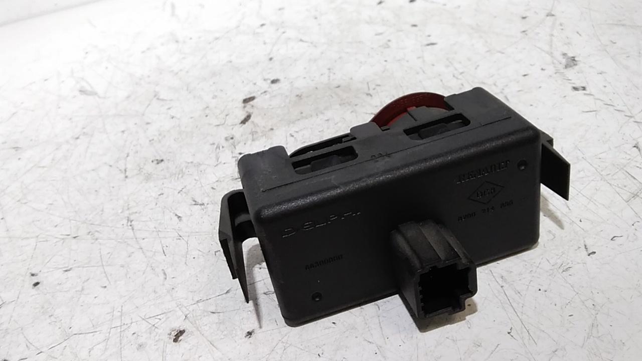 Pulsante luci di emergenza RENAULT Modus 1 Serie