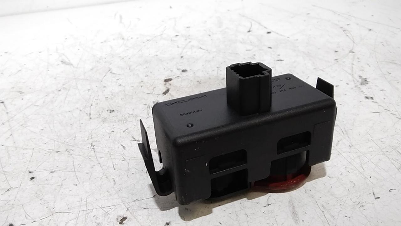 Pulsante luci di emergenza RENAULT Modus 1 Serie