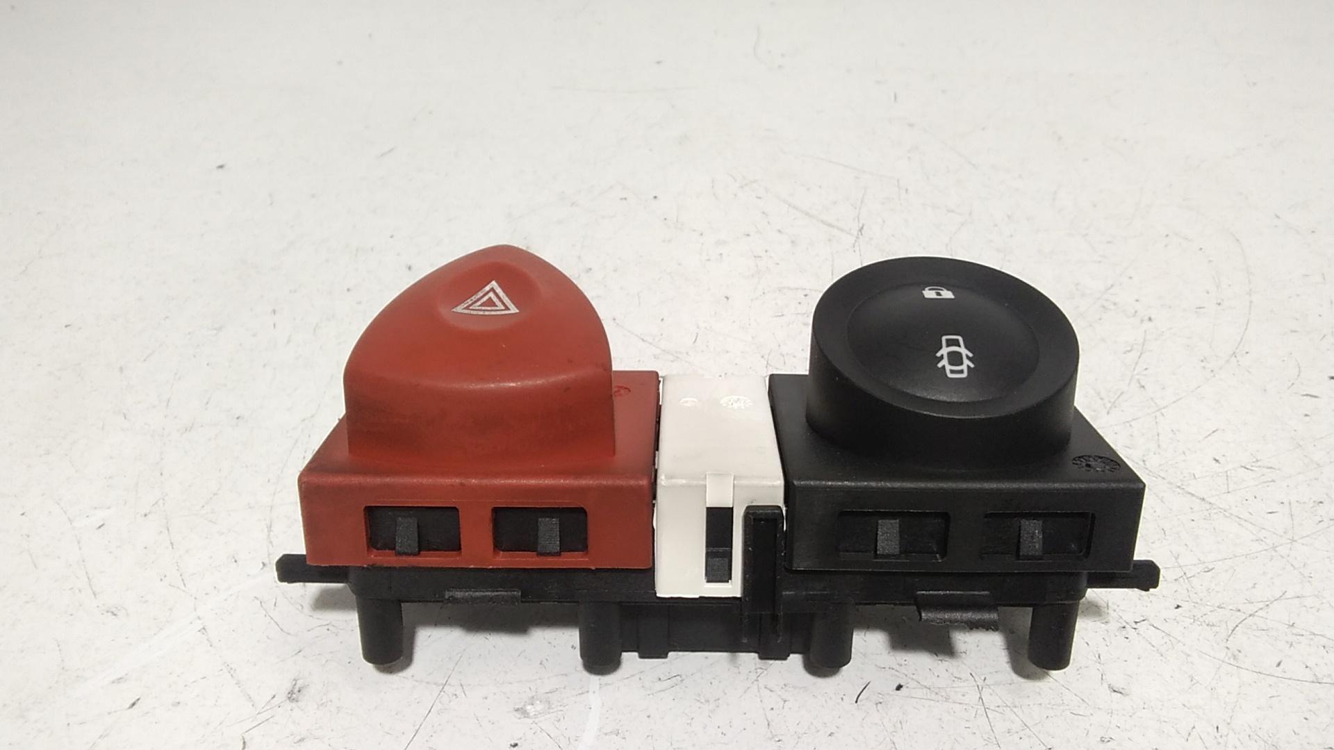 Pulsante luci di emergenza RENAULT Megane ll Serie (06>08)