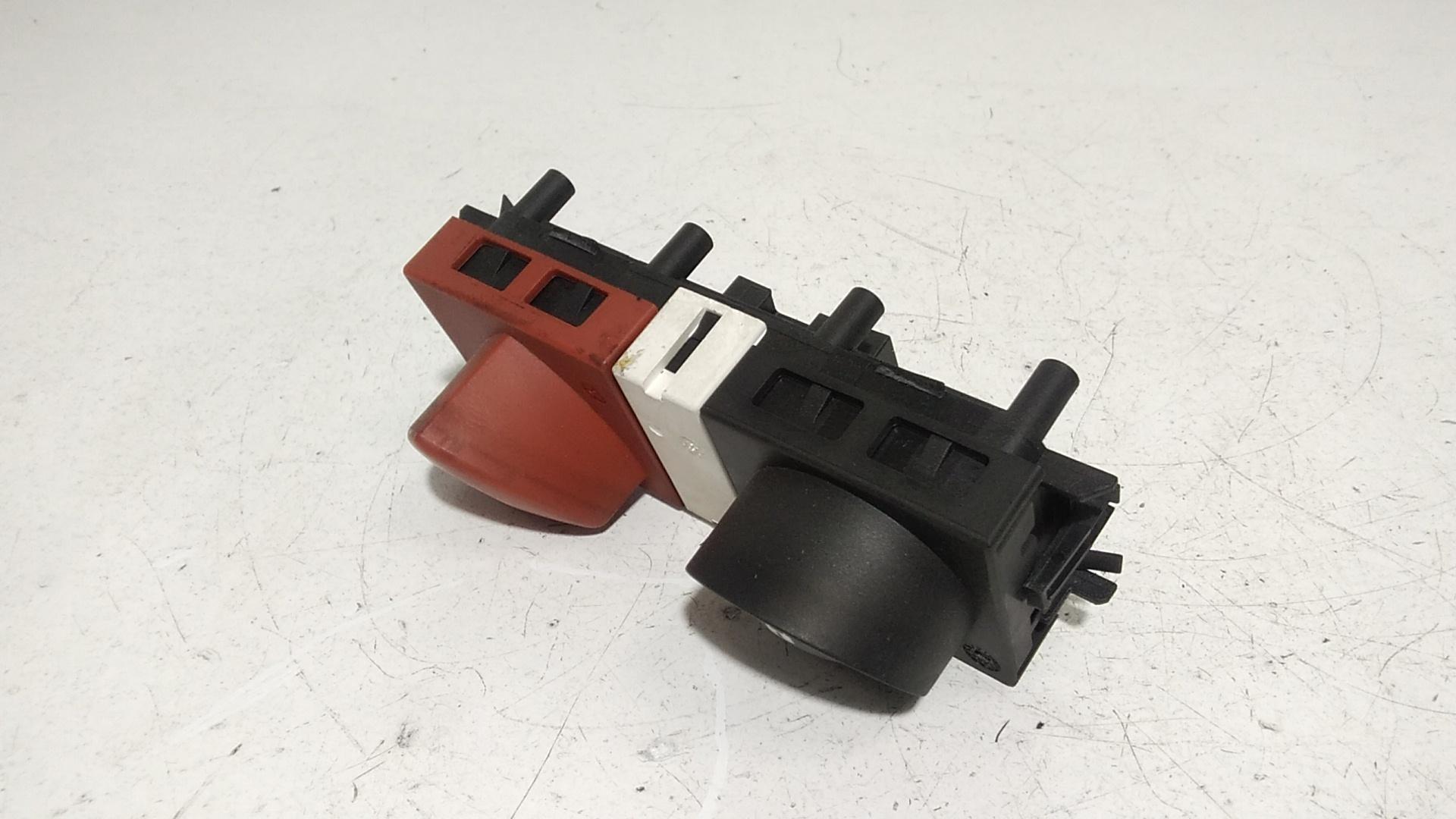 Pulsante luci di emergenza RENAULT Megane ll Serie (06>08)