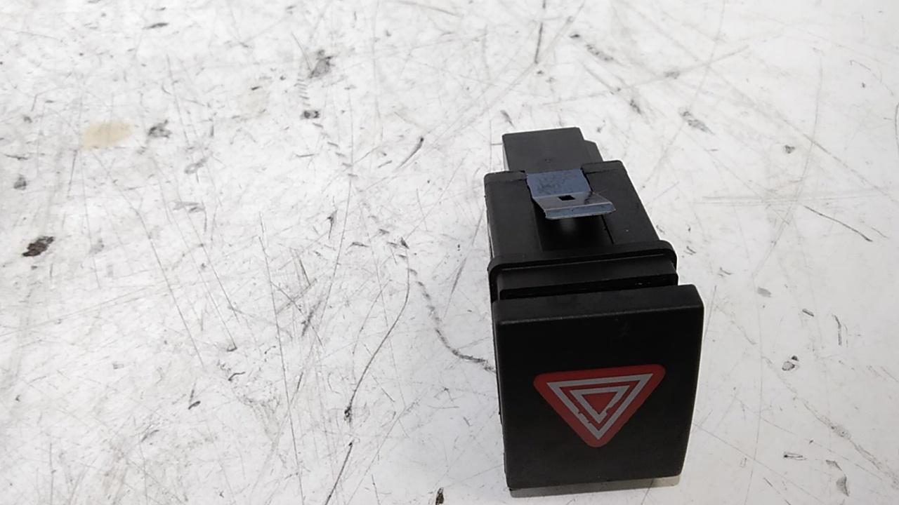 Pulsante luci di emergenza VOLKSWAGEN Polo 4 Serie