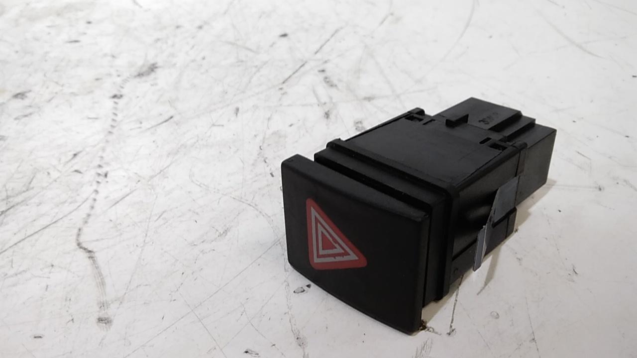 Pulsante luci di emergenza VOLKSWAGEN Polo 4 Serie