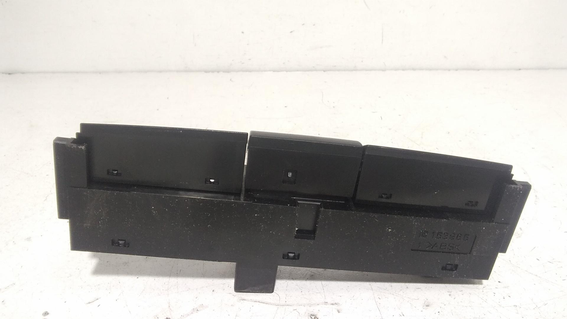 Pulsante luci di emergenza TOYOTA Corolla Verso 2 Serie