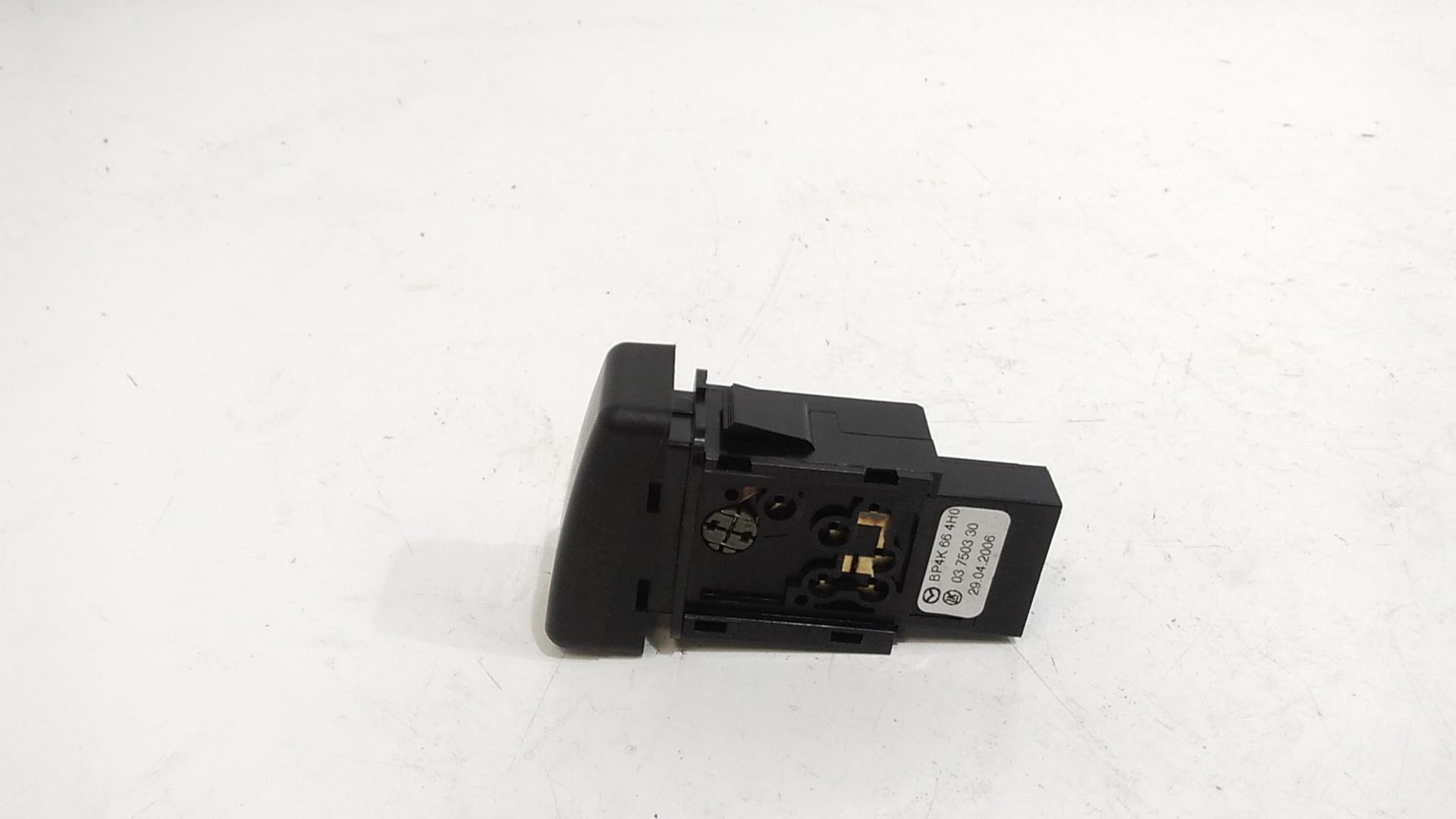 Pulsante luci di emergenza MAZDA 3 Berlina Serie (03>09)