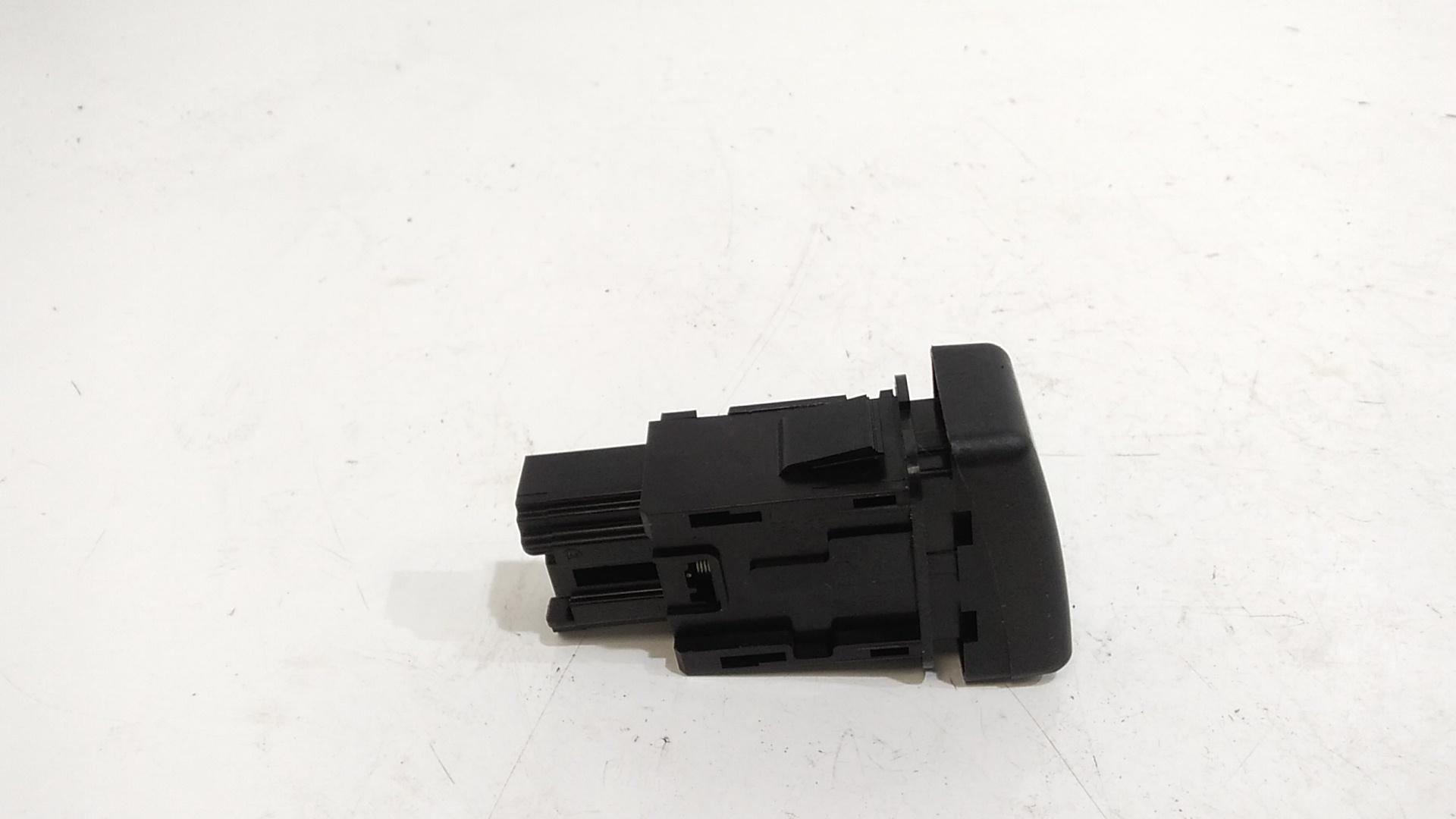 Pulsante luci di emergenza MAZDA 3 Berlina Serie (03>09)