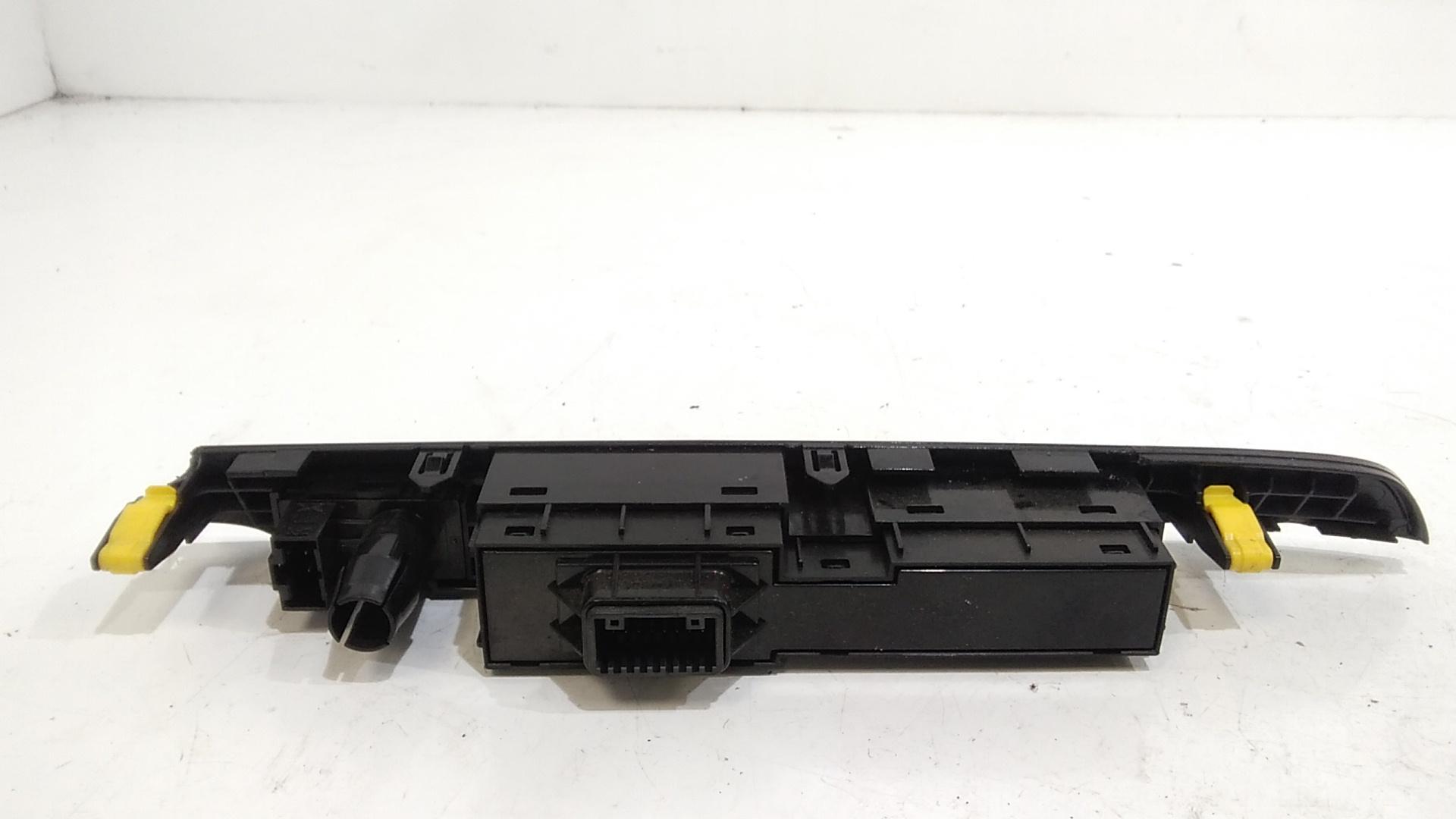 Pulsante luci di emergenza HYUNDAI Tucson serie