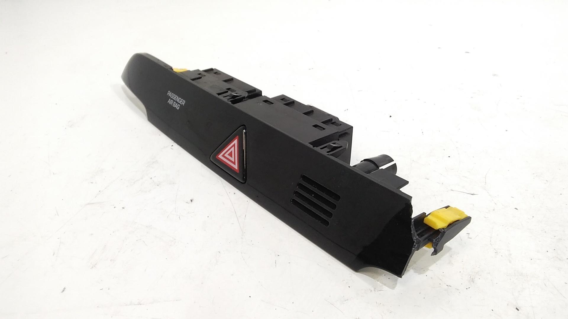 Pulsante luci di emergenza HYUNDAI Tucson serie