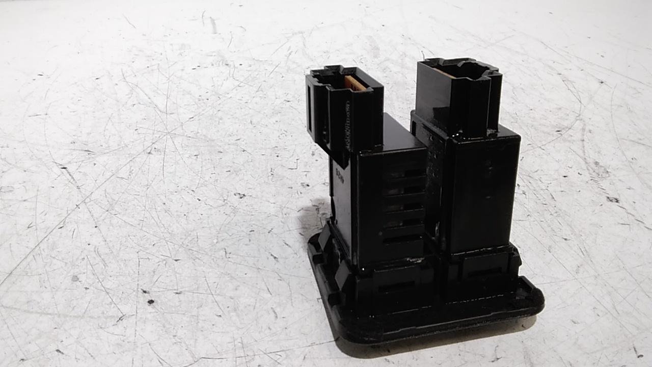 Interruttore comando luci MITSUBISHI Pajero 6 Serie