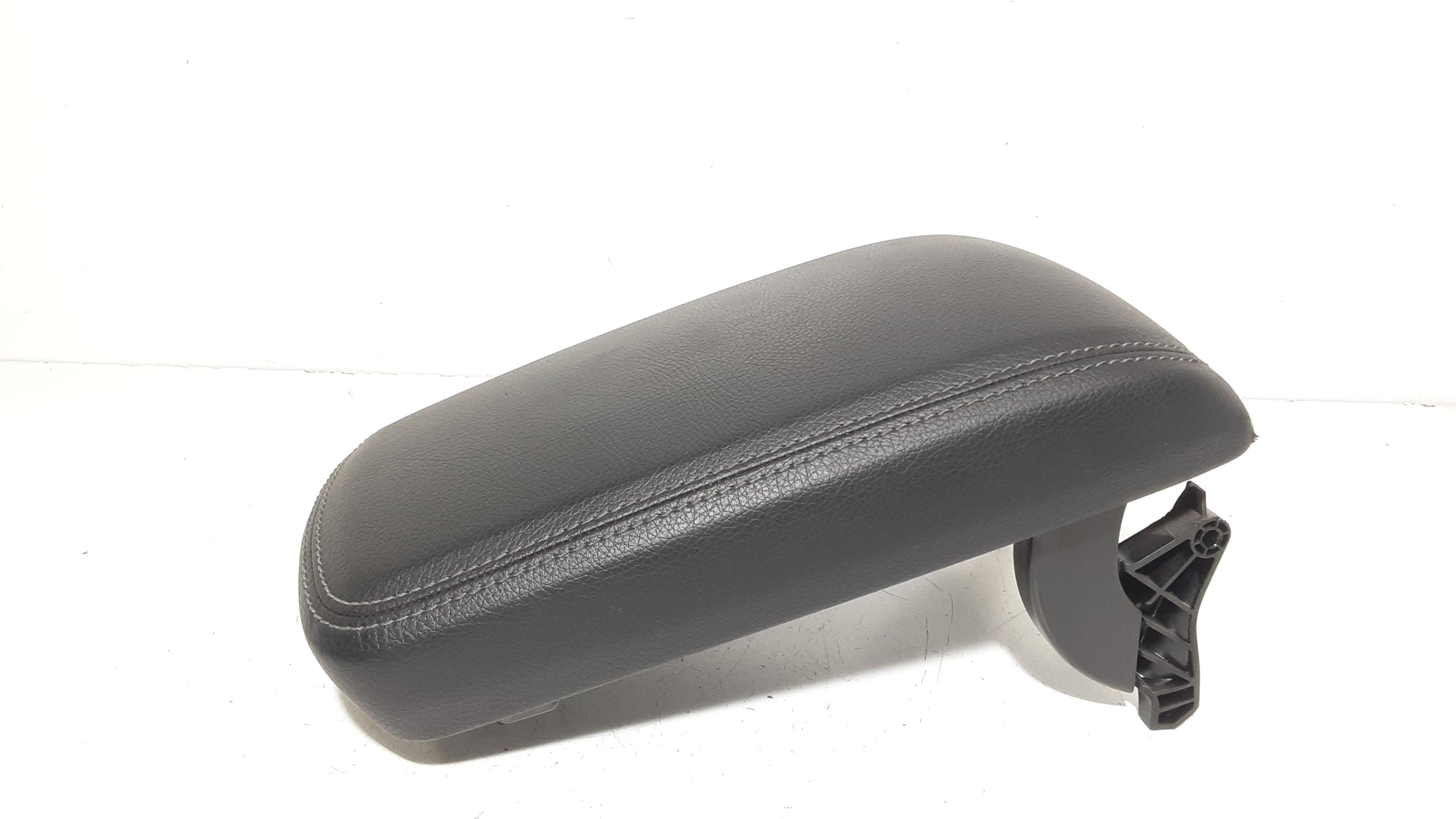 Bracciolo centrale MERCEDES CLA Serie (13>)