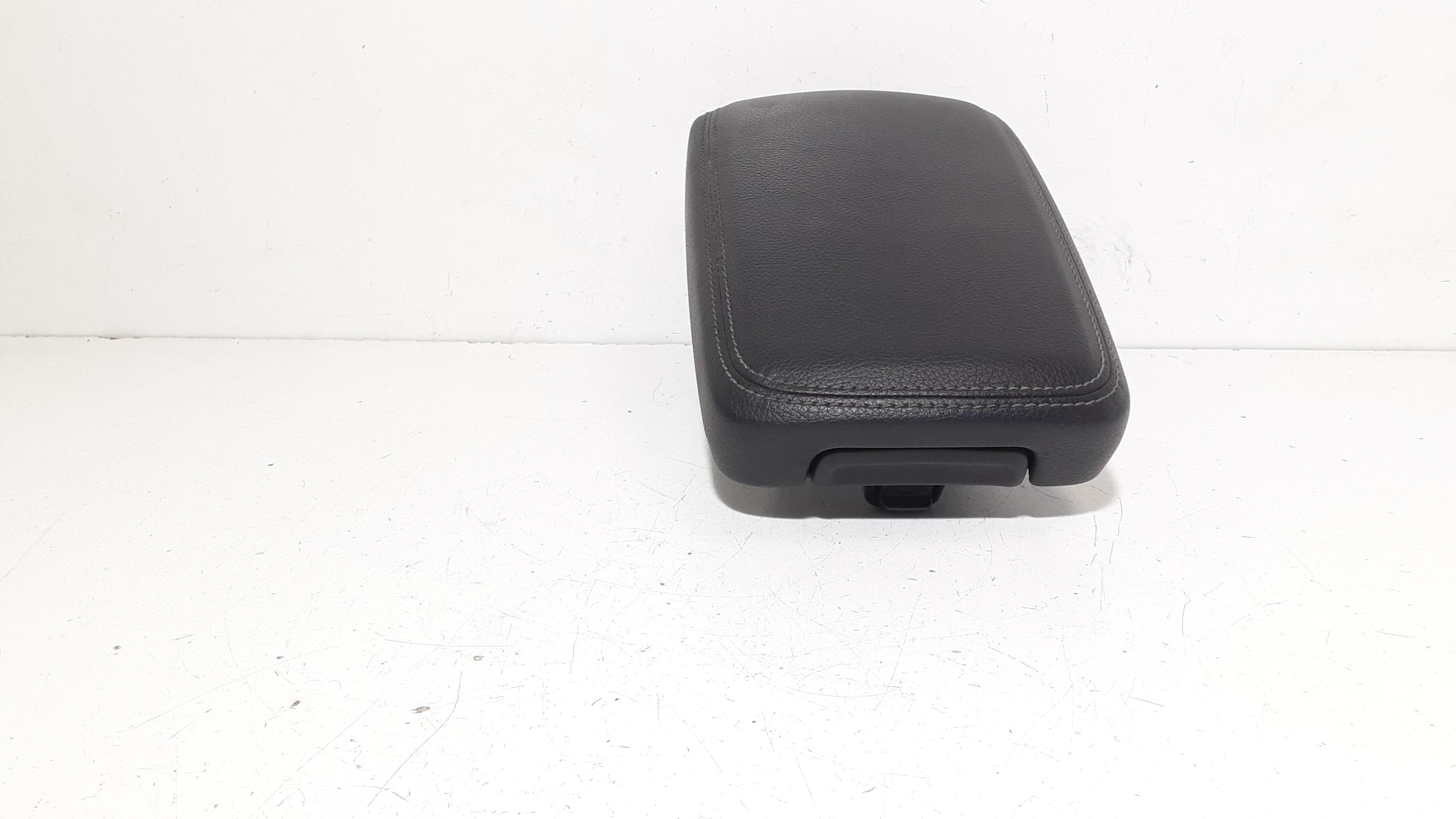 Bracciolo centrale MERCEDES CLA Serie (13>)