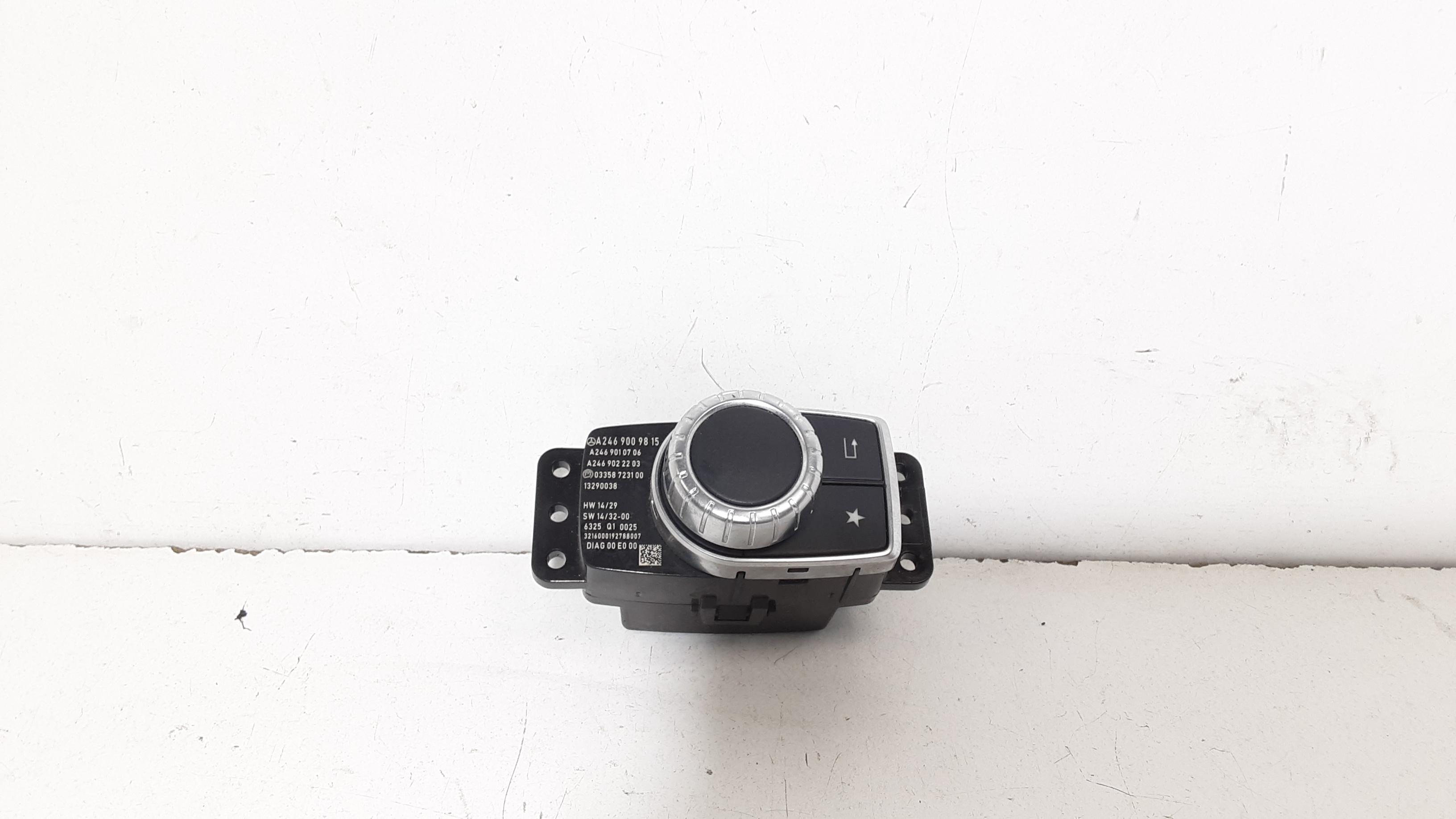 Comandi navigatore MERCEDES CLA Serie (13>)