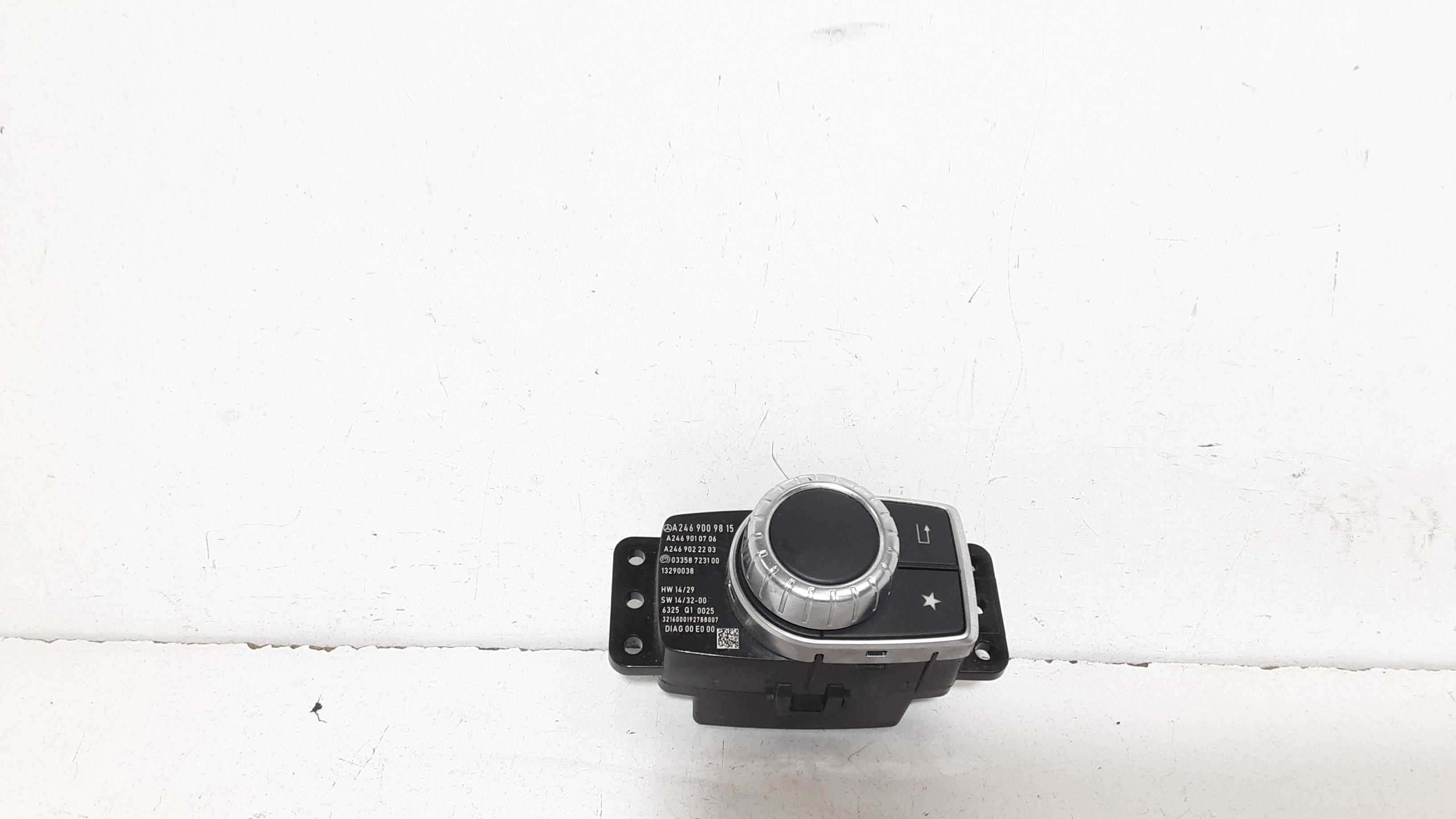 Comandi navigatore MERCEDES CLA Serie (13>)