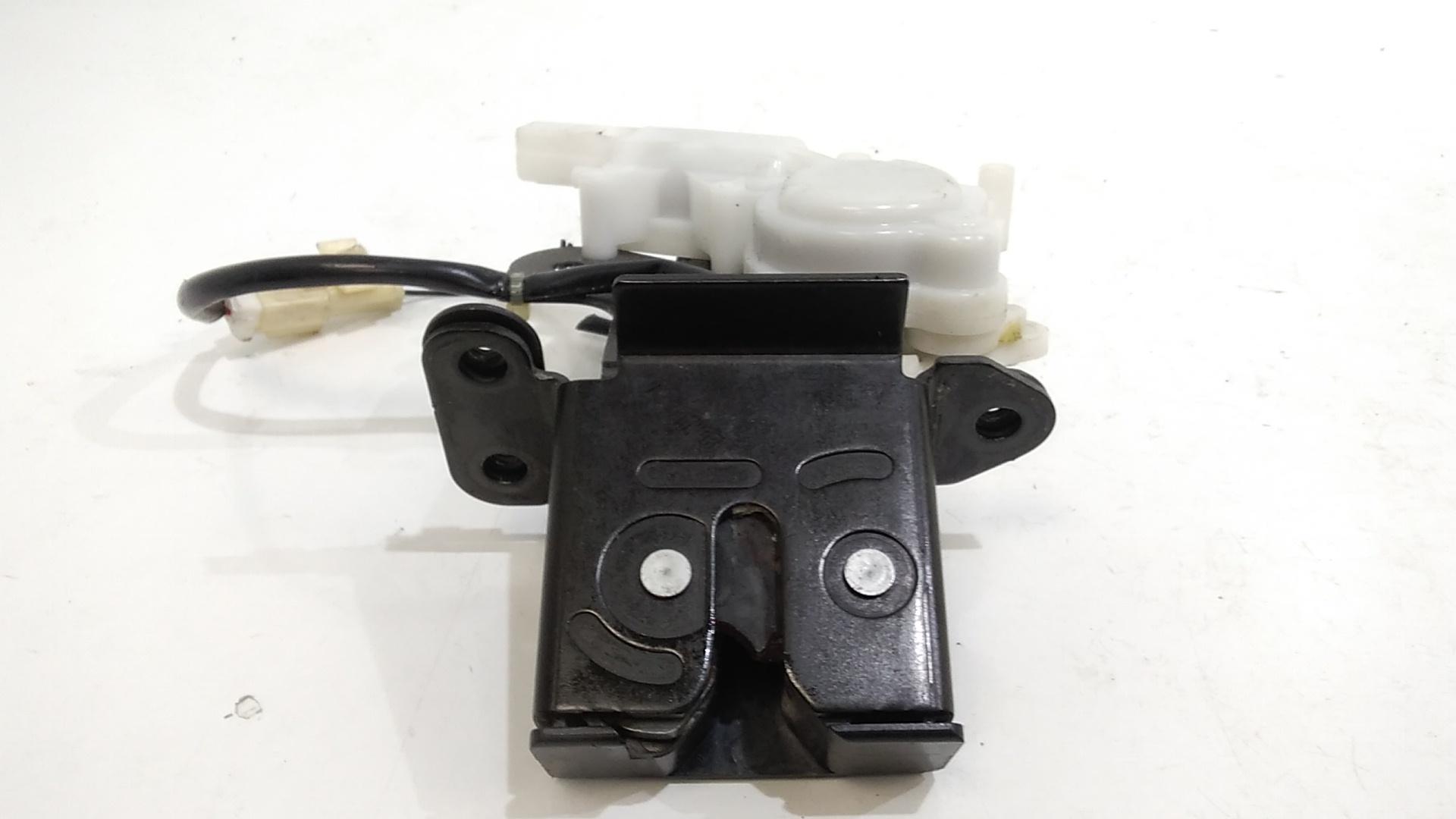 Serratura Cofano Posteriore MAZDA 3 Berlina Serie (03>09)