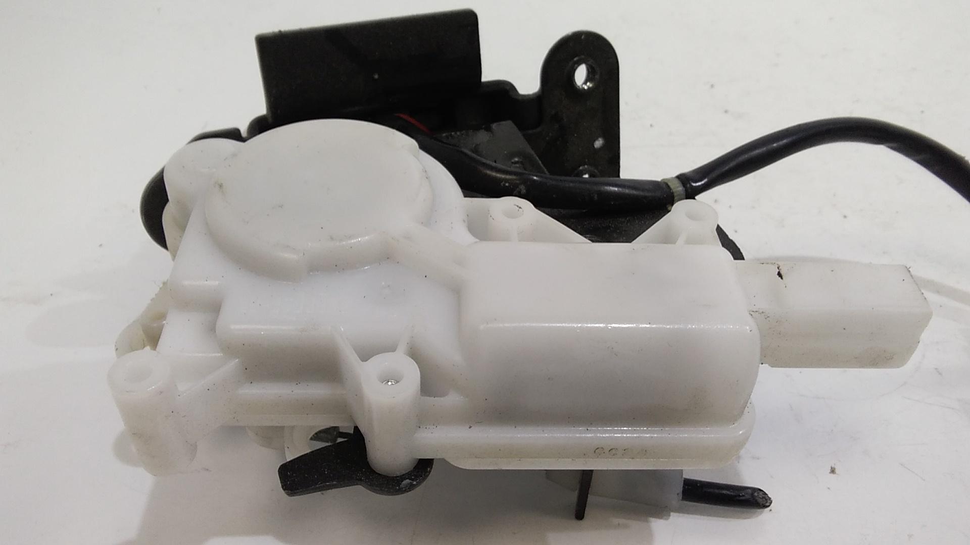 Serratura Cofano Posteriore MAZDA 3 Berlina Serie (03>09)