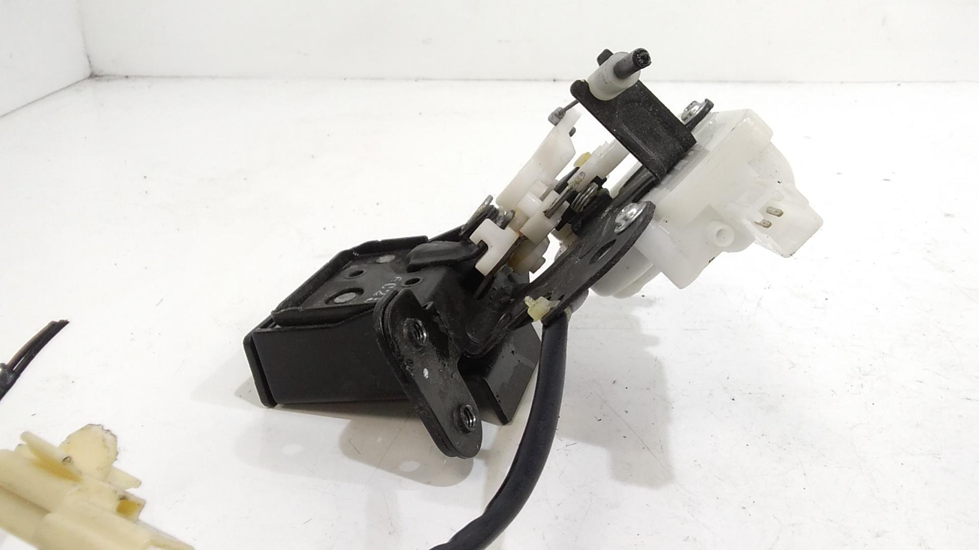 Serratura Cofano Posteriore MAZDA 3 Berlina Serie (03>09)