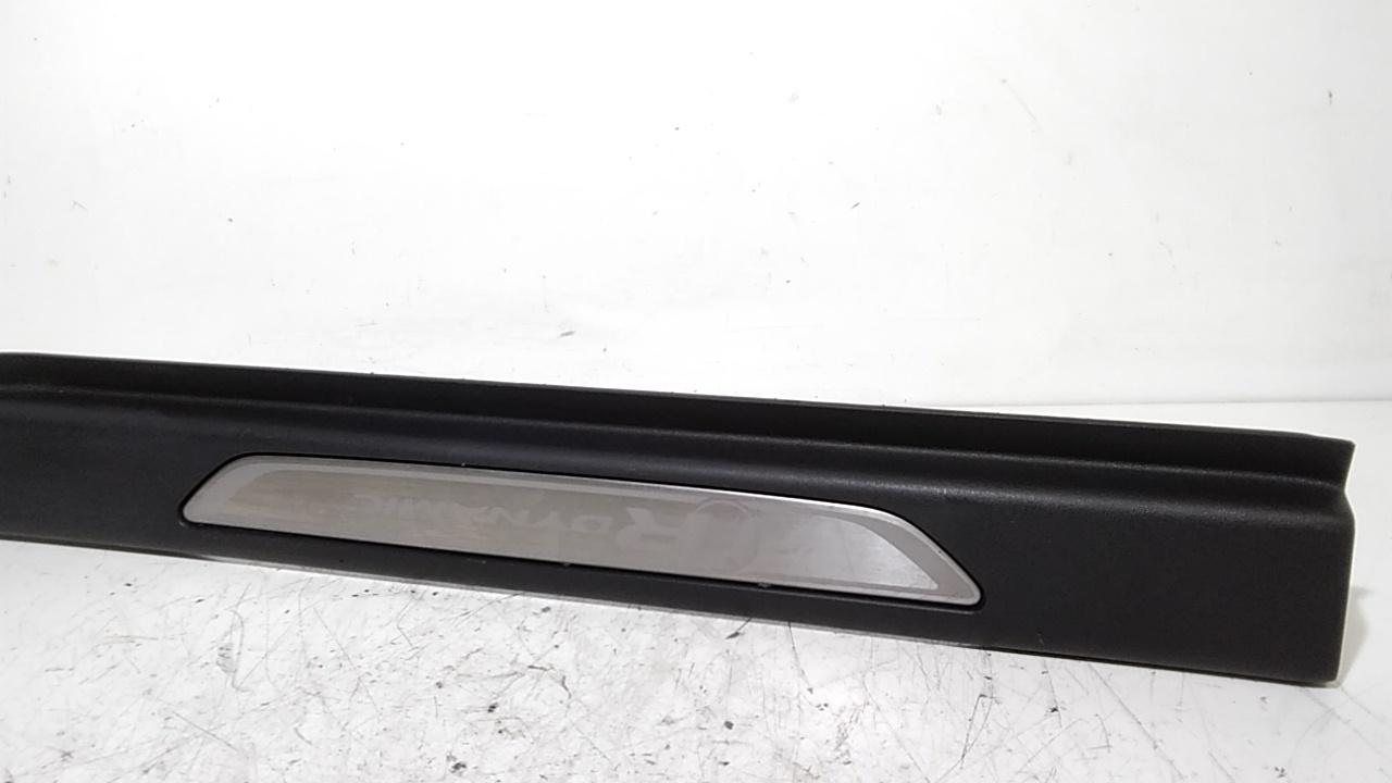 Batticalcagno Anteriore Destro JAGUAR E-Pace Serie  (17>)