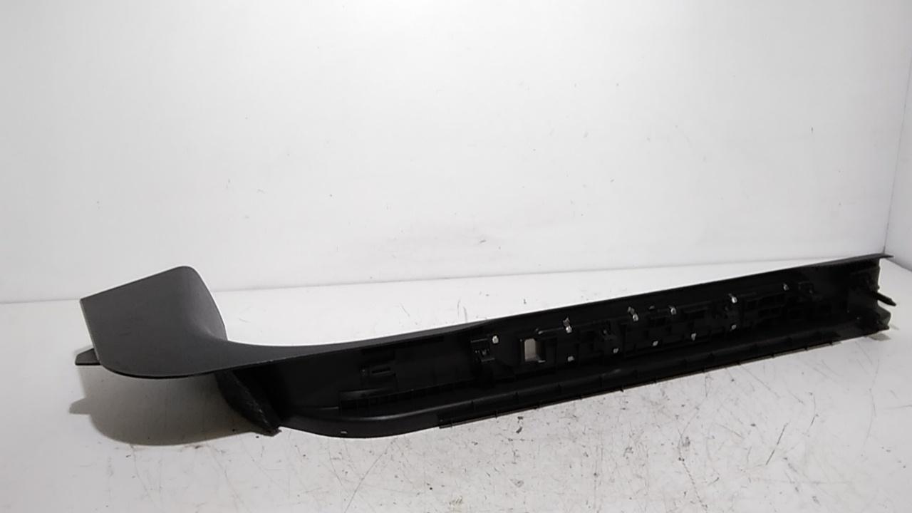 Batticalcagno Anteriore Destro JAGUAR E-Pace Serie  (17>)