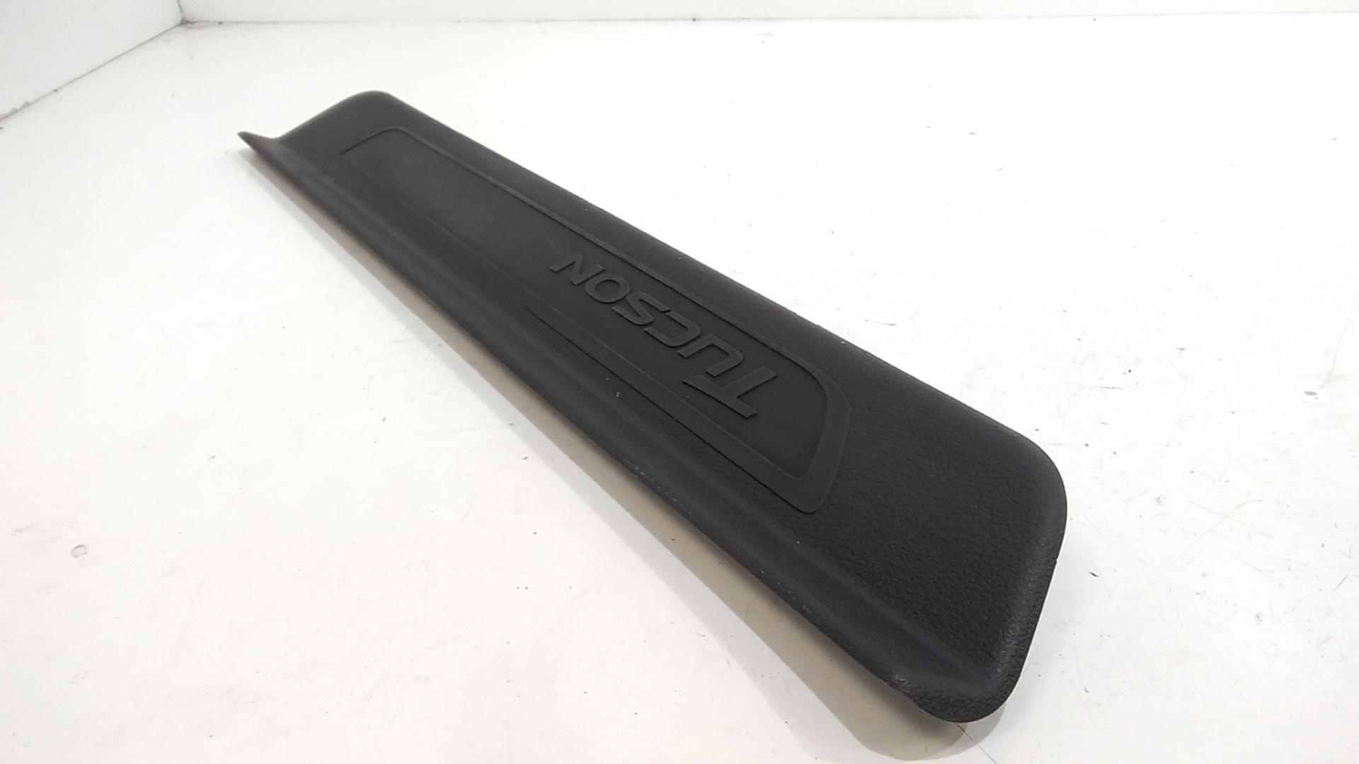 Batticalcagno Anteriore Destro HYUNDAI Tucson serie